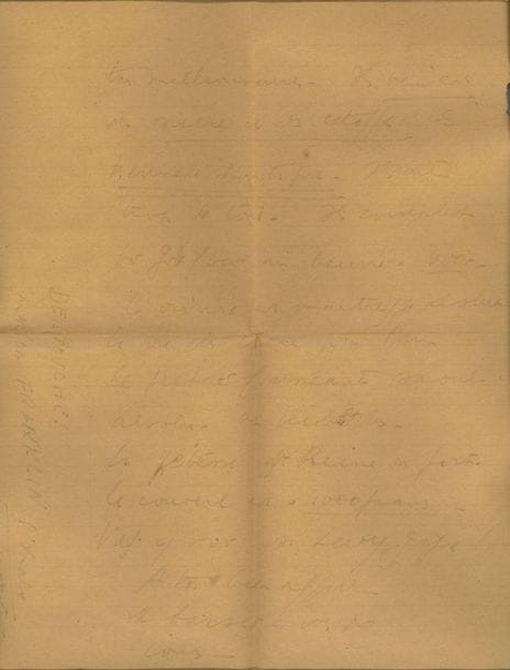 Louis-Ferdinand CÉLINE (1894-1961). L.A.S. " Louis ", Saint-Malo 23 août [1943], à " Fiston " ; 2 pages in-4 (encre très pâlie sur papier jauni).

Lucette a été malade pendant un mois, " une suite de coup de soleil ", et lui-même a " travaillé comme un bœuf après mon tapus. Je crains bien qu'il me reste sur les bras. Nous serons la catastrophe de Katyn avant que je termine ! Trois ans de migraines aux pommes ! "... Les paysans sont malheureux : " Ils vendent du sucre et des étoffes ils tiennent boutique. Ils ont trop de tout. [...] L'ordure est maîtresse absolue. [...] La pétasse est Reine du port "...