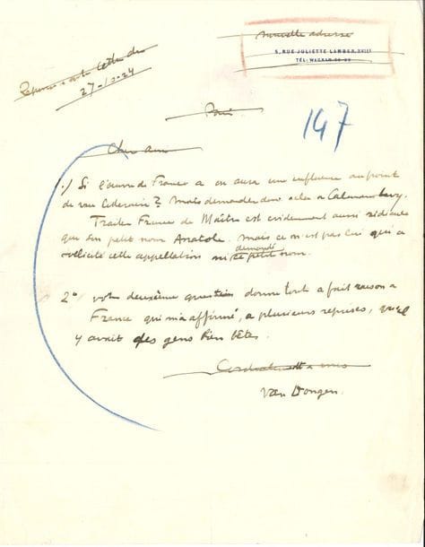 Kees VAN DONGEN (1877-1968). 2 L.A.S. et 1 P.A.S., [1924]-1960 et s.d. ; sur 3 pages in-4 ou in-8.

Paris [peu avant le 27 octobre 1924]. Réponse à une enquête sur Anatole France : " Si l'œuvre de France a ou aura une influence au point de vue littéraire ? Mais demandez donc cela à Calmann-Lévy. Traiter France de Maître est évidemment aussi ridicule que son petit nom Anatole. [...] Votre deuxième question donne tout à fait raison à France qui m'a affirmé, à plusieurs reprises, qu'il y avait des gens bien bêtes "...
Lundi, à François Crucy. " On a déjà retiré, des décombres de la fête plusieurs jarretières, un soulier des rubans, des chichis, un chapeau avec l'inscription "medico delle donne", un chien mort, un entredeux de chemise ou pantalon, une tête et torse de cubiste et on vient de trouver une clef. Voulez-vous avoir l'obligeance de faire mettre une annonce dans votre journal pour avertir le propriétaire de cette clef "...
Monaco 30 décembre 1960. Il autorise le Syndicat d'Initiative de Deauville " à reproduire mon tableau Le Bar du soleil en vue de l'édition d'une affiche pour le centenaire de Deauville ", le studio Giraudon à Paris " à photographier : Anita tableau figurant à l'exposition Les sources du XXe s. ", et la librairie Hachette à reproduire dans Le Monde de M. Proust " les trois dessins dont vous nous avez fait parvenir les reproductions "...