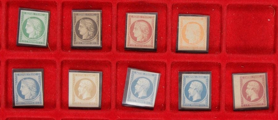 [TIMBRES] FRANCE

Un ensemble de 9 belles réimpressions de 1862.

Des numéros 2, 3, 5, 6, 8 (non émis) ; 9 (coins de feuille) et 10 (paire Présidence) ; 15 et 18 (bas de feuille) ; 1 Franc carmin Empire.