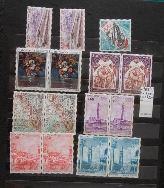 [TIMBRES] COLONIES

Un ensemble de deux albums dont:

- 1 album de neufs et oblitérés dont la 1ère émission de Madagascar, Réunion (Groupes et Anciens), Poste Aérienne (dont variétés).

- 1 Album contenant Cambodge, Viet-Nam et Europe de l’Autriche à Dantzig (période Avant-Guerre).