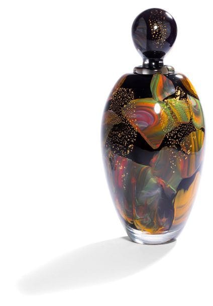 Yves BATREL [français] (1946-2009)
Grand flacon en verre soufflé à décor intercalaire polychrome sur fond noir, feuilles d’or en inclusion. Monogrammé et daté 2001 à la base. 
Hauteur : 31 cm - Diamètre 14 cm