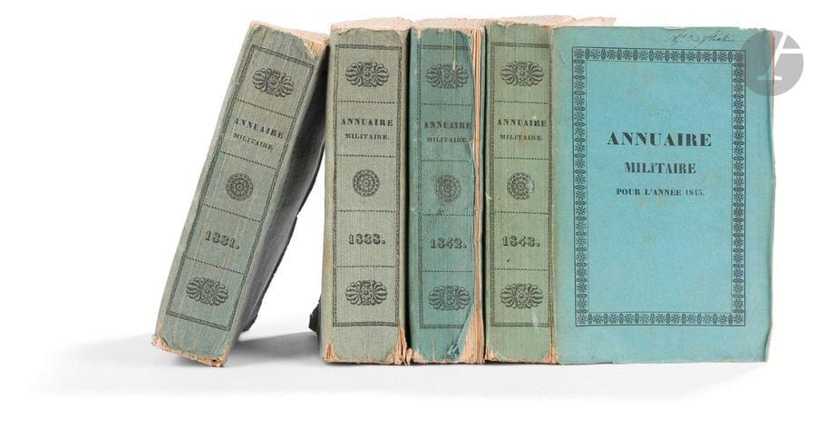 Ensemble de quatre almanachs militaires pour les années 1831, 1838, 1842 et 1843.
Reliures papier. Levrault, Paris – Strasbourg. 
A.B.E.