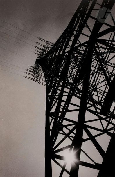 Peter Lindbergh (1944-2019)
Force of men. Hommage to Rodtchenko. Duisburg, Germany, 1984.
Épreuve argentique contrecollée sur aluminium, signée, titrée, datée et numérotée à 25 ex. au verso. 
98 x 64 cm - cadre

Bibliographie : 
Peter Lindbergh, Untold Stories, Taschen, 2020, n.p. 

Peter Lindbergh (1944-2019)
Force of men. Tribute to Rodchenko. Duisburg, Germany, 1984.
Gelatin silver print, mounted on aluminum, signed, titled, dated on verso. Edition of 25.
98 x 64 cm 
frame