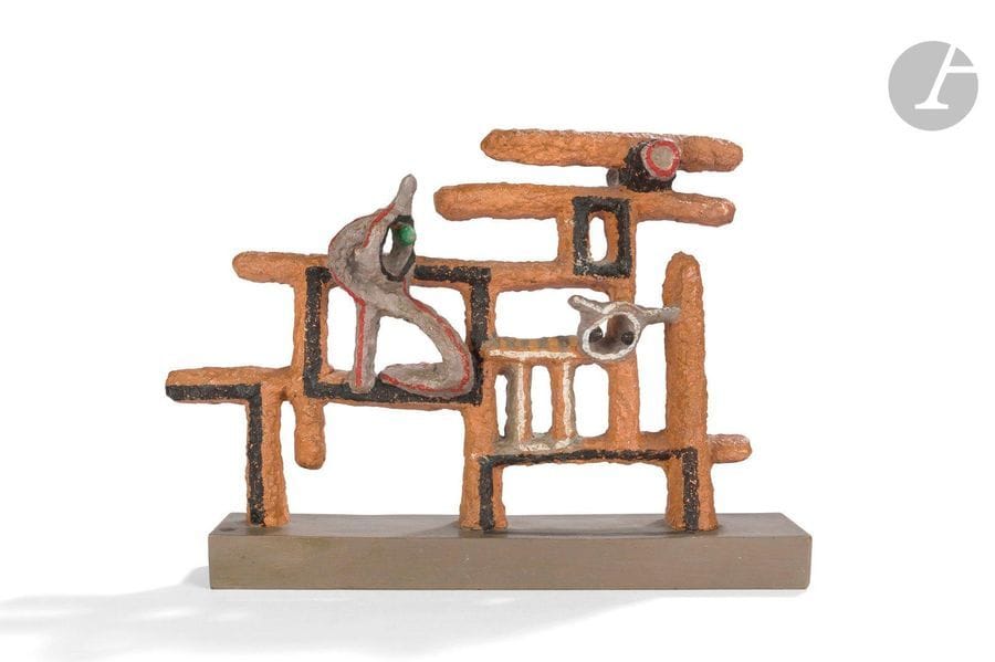 JEAN LAMBERT-RUCKI (1888-1967) 
Les animaux à la barrière, le modèle conçu vers [1937], exemplaire n° E.A. I/IV
Sculpture. Épreuve en bronze peint. Fonte d’édition post-mortem. Inscrit J. LAMBERT-RUCKI, porte le justificatif de tirage E.A. II/IV, le numéro II-0I, la marque d’éditeur JdV et le cachet de fondeur sur le pourtour de la base. 28,5x40x13cm