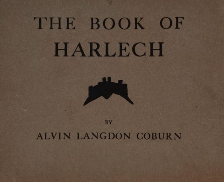 Coburn, Alvin Langdon (1882-1966)
The Book of Harlech. D. H. Parry, Harlech, 1920. In-8 oblong (18 x 23,5 cm). Edition originale. 15 pp. de texte. 20 photographies imprimées en collotypie. Cartonnage d'éditeur (usures). Coburn, Alvin Langdon (1882-1966) The Book of Harlech. D. H. Parry, Harlech, 1920. Illustrated with twenty original collotypes. Light wear to covers, otherwise a very good copy.