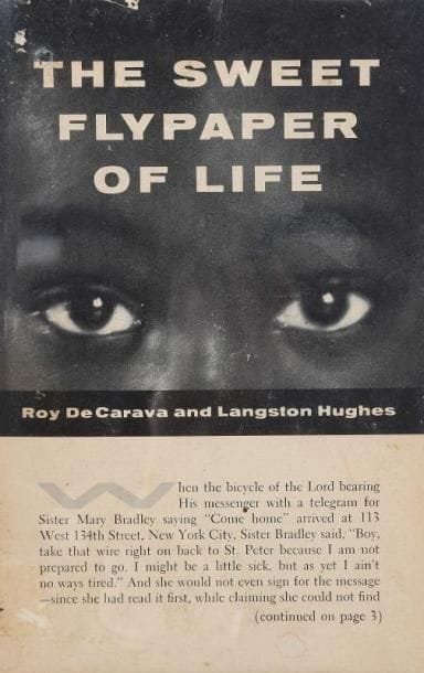 De Carava, Roy - Hughes, Langston
The Sweet Flypaper of Life. Simon and Schuster, New York, 1955. In-12 (18 x 13 cm). Edition originale. 98 pp. Photographies reproduites en héliogravure. Cartonnage d'éditeur sous jaquette illustrée (accidents, déchirures et restaurations). Ref. Parr & Badger, I, p. 242. De Carava, Roy - Hughes, Langston The Sweet Flypaper of Life. Simon and Schuster, New York, 1955. Near fine in tape-repaired and slightly chipped dust jacket.