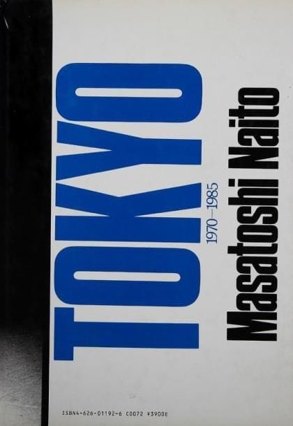 Naito, Masatoshi (né en 1938)
Tokyo 1970-1985. Tokyo, 1985. In-4 (30 x 22 cm). Edition originale, signée par Naito Masatoshi en kanji. 224 pp. Cartonnage d'éditeur sous jaquette illustrée. Naito, Masatoshi (born in 1938) Tokyo Tokyo, 1985. A very near fine copy in near fine dust jacket. Signed by Naito in kanji.