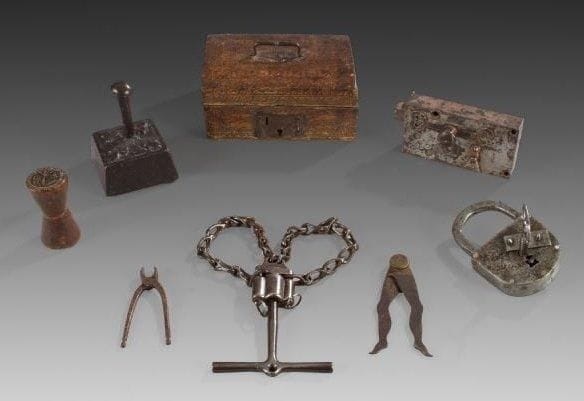 Cadenas en fer avec sa clef. En état de fonctionnement. XVIIIe siècle.
