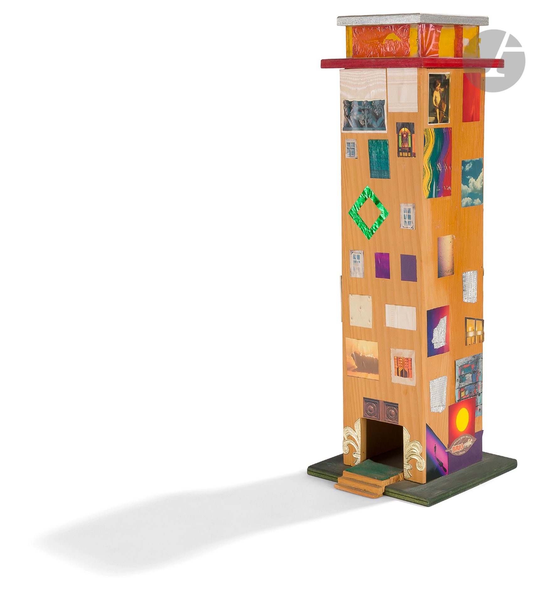 Gaby YURKIEVICH RAVEL (née en 1961)
Building, 1992
Sculpture en bois et collage.
Signée à la base.
(Petits manques).
43 x 14,5 x 16 cm

Escultura en madera y collage.
Firmada en la base.

Provenance : 
Collection Saül Yurkievich.