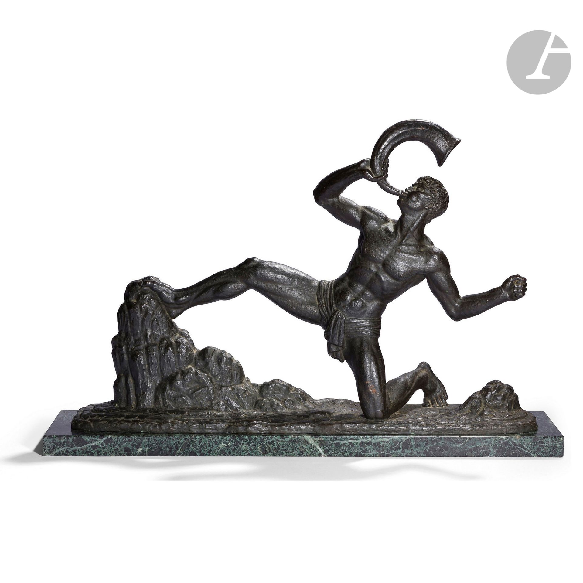 LUCIEN GIBERT (1904-1988)
Le joueur d’olifant
Sculpture. Épreuve en bronze patiné noir. Fonte d’édition ancienne. Terrasse en marbre vert de mer. Petits éclats sur le marbre. Signée L. GIBERT sur la terrasse en bronze. Bronze seul : 47 x 72 x 15 cm – Avec base en marbre : 50 x 78 x 16 cm