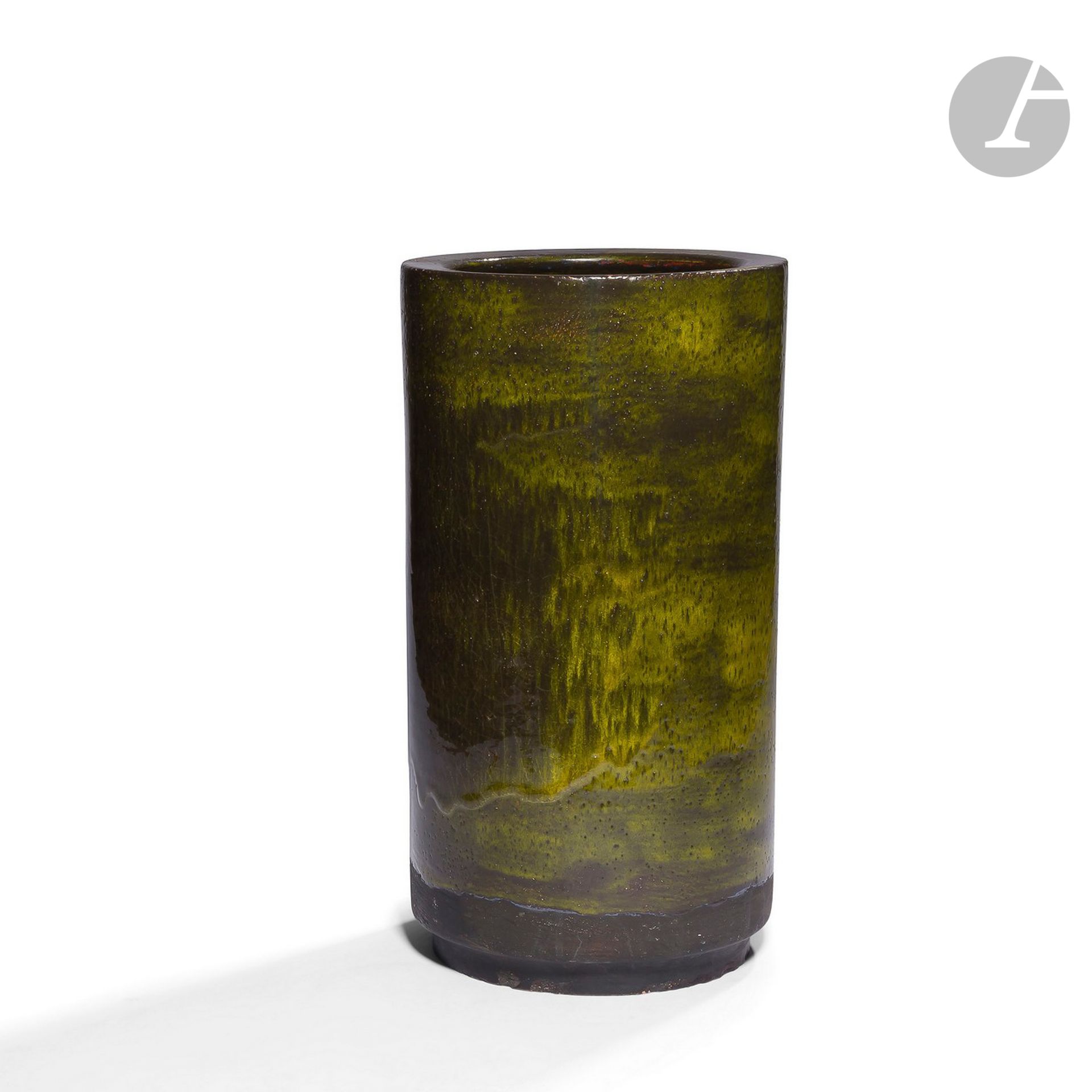 MADO JOLAIN (1921-2019
)Série Jardin dite aussi Plein airVery
important cylinder vase resting on a recessed heel. Polychrome enamelled ceramic proof; the base and the heel left without enamel. 1960's. Restorations, notably cracks at the beginning of the neck, small chips around the edge of the base. H. 41 cm - D. 22 cmBibliography

:
Meubles et décors - N° 740 of March 1960. Variants reproduced in this publication (without pagination) in an article devoted to the outdoor potteries of Mado Jolain under the pen of G. Unsac.




