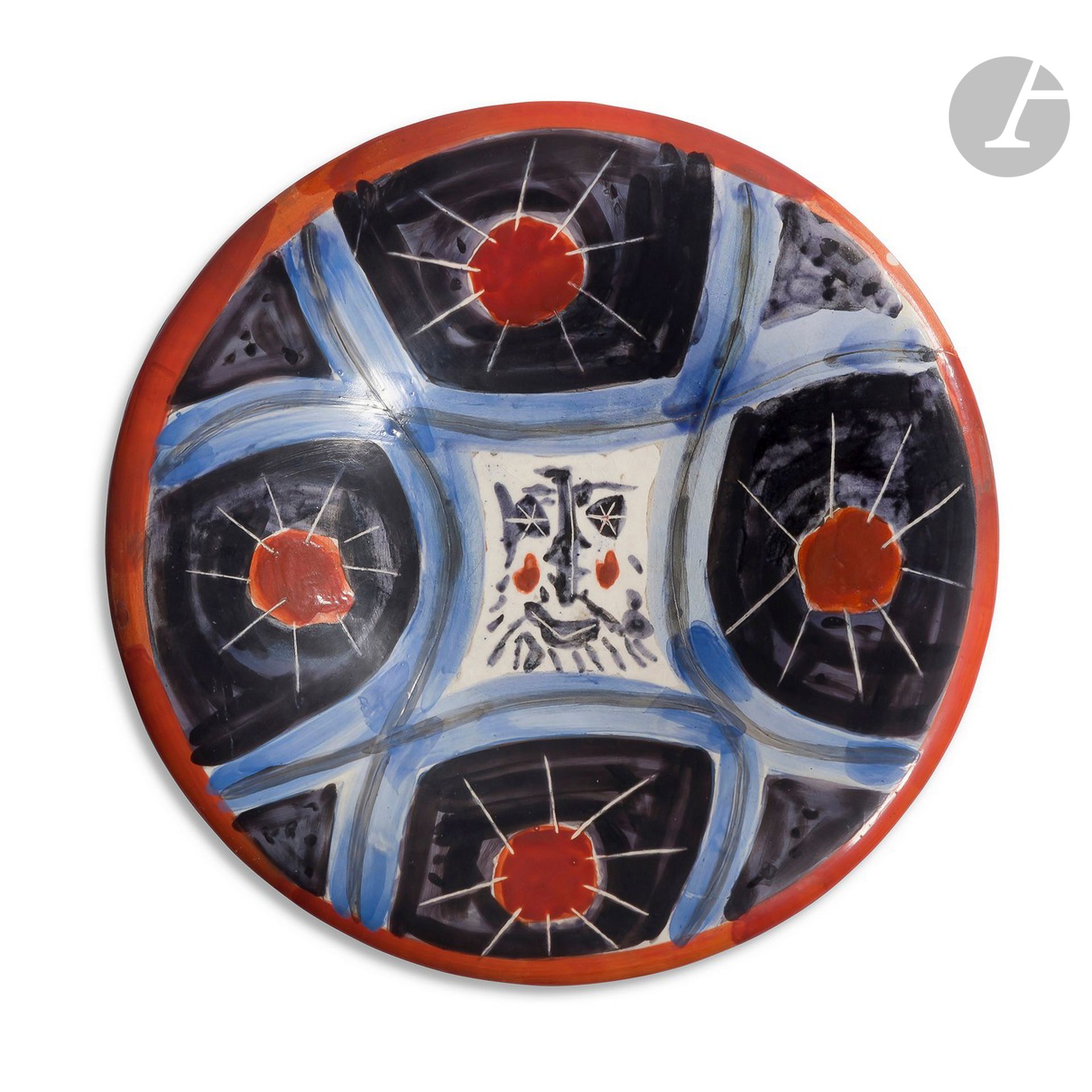 PABLO PICASSO (1881-1973) & ATELIER MADOURA 
Visage n° 59, le modèle créé en [1963]
Assiette ronde. Réplique authentique limitée, numérotée, éditée et réalisée à cent cinquante exemplaires chez Madoura. Épreuve en terre de faïence blanche, décor aux engobes et à l’émail, gravé au couteau sous couverte au pinceau ; bleu, rouge, noir. Restaurations. Marquée N° 59 Édition PICASSO MADOURA et numérotée 12/150 au revers. D. 25,8 cm

Bibliographie : 
Alain Ramié - Picasso, catalogue de l’œuvre céramique édité 1947-1971 - Éditions Madoura, 1988. Modèle identique reproduit page 244 et référencé sous le numéro 469.