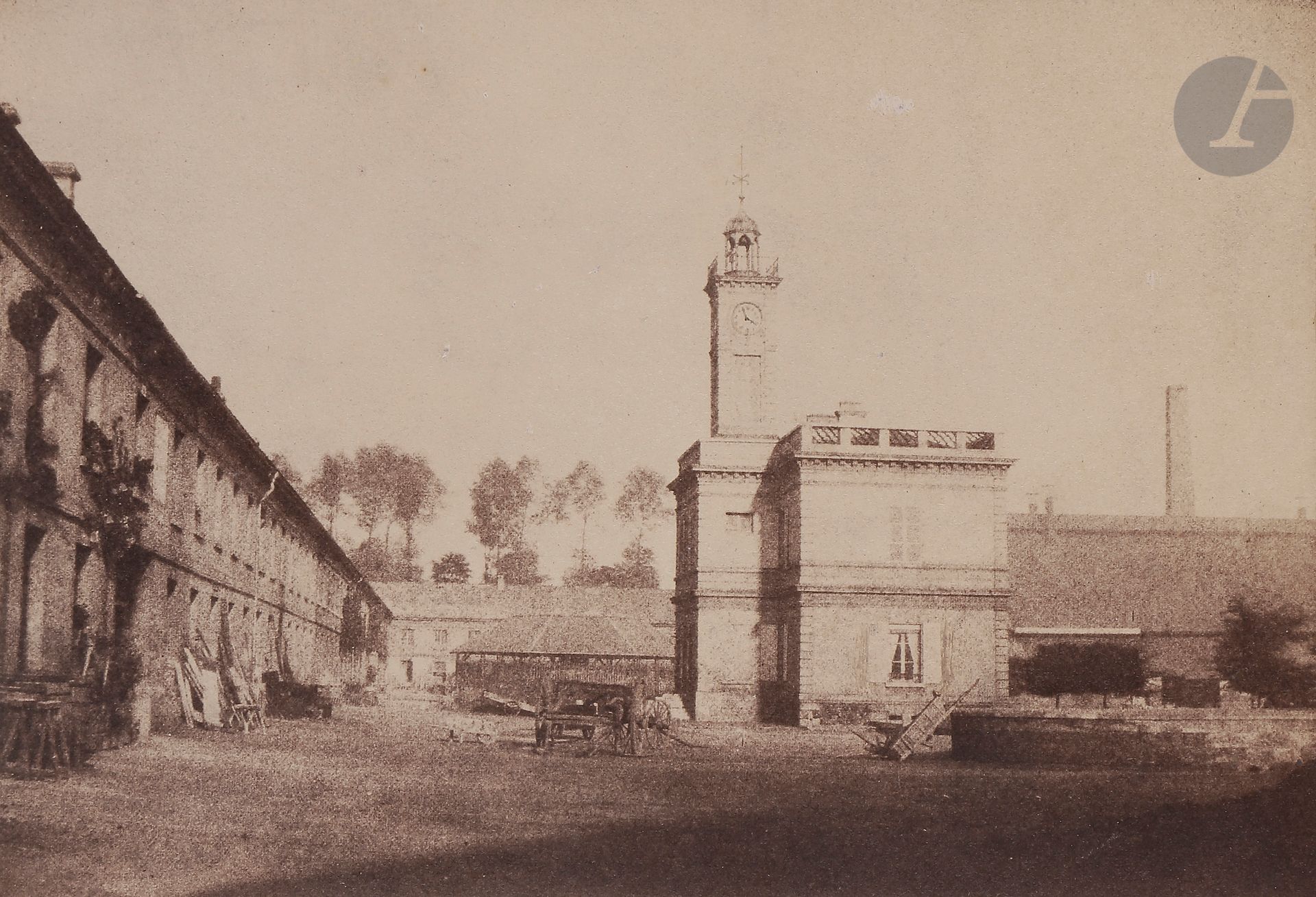 Jean Belcour 
Usine près de Soissons, c. 1850.
Épreuve sur papier salé, d’après négatif papier, contrecollée sur carton. 
13,8 x 20,2 cm

Jean Belcour
Factory near Soissons, c. 1850.
Salt print, from paper negative, mounted on cardboard. 
13.8 x 20.2 cm