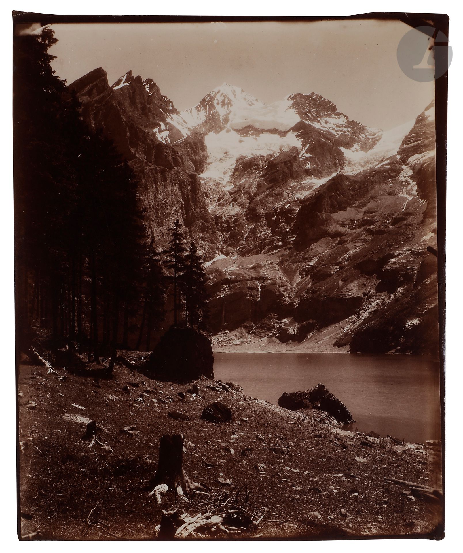 Maison Adolphe Braun 
Alpes suisses, c. 1867-1880.
Wetterhorn. Blümlisalp. Petite Scheideck. Lac de Daube. Lac des quatre Cantons. Zermatt et Scharzsee. Lauterbrunner.
Dix (10) épreuves sur papier albuminé. Numéros d’inventaire et annotations manuscrites aux versos. 
Format moyen : 24 x 30 cm

Maison Adolphe Braun
Swiss Alps, c. 1867-1880. 
Wetterhorn. Blümlisalp. Kleine Scheideck. Lake of Daube. Lake of the Four Cantons. Zermatt and Scharzsee. Lauterbrunner.
Ten albumen prints. Inventory numbers and handwritten annotations on verso. 
Average size: 24 x 30 cm