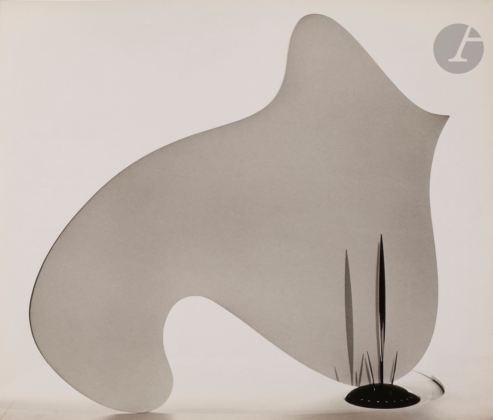 *Gaspar Gasparian (1899-1966)
Festival, 1954.
Épreuve argentique d’époque.
29,8 x 35 cm

Gaspar Gasparian (1899-1966)
Festival, 1954.
Vintage gelatin silver print.
29.8 x 35 cm