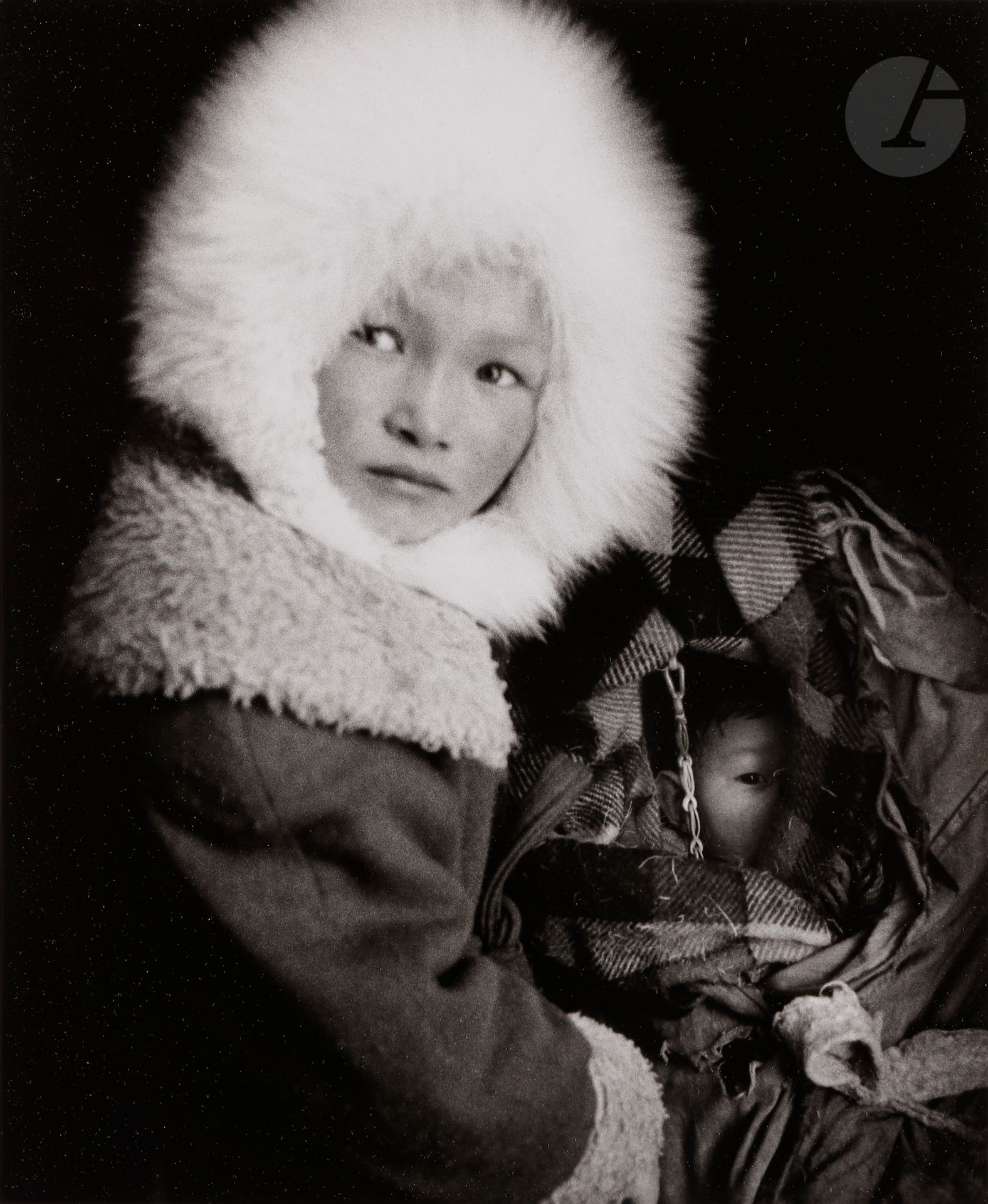 *Heidi Bradner (1964)
Nenets girl in village, Jamal, Siberia, Russia, 1998.
Épreuve argentique, signée et titrée à l’encre dans la marge inférieure. Signature, titre et date au crayon au verso. 
Image : 27,7 x 22,7 cm
Feuille : 40,4 x 30,1 cm

Heidi Bradner (1964)
Nenets girl in village, Jamal, Siberia, Russia, 1998.
Gelatin silver print, signed and titled in ink in the lower margin. Signed, titled and dated in pencil on verso. 
Image: 27.7 x 22.7 cm
Paper: 40.4 x 30.1 cm