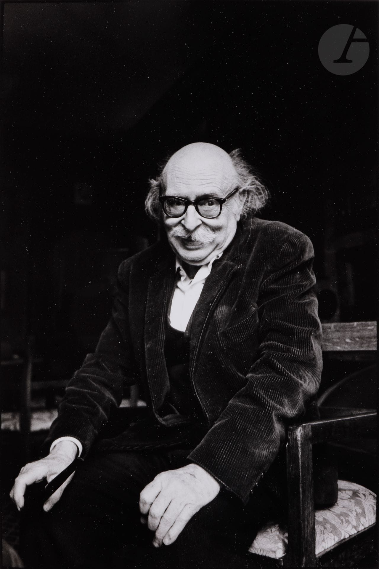 *Martine Franck (1938-2012)
Jean Rostand, 1970. 
Épreuve argentique, signée à l’encre dans la marge inférieure à droite avec le timbre sec de la photographe. 
Image : 30,3 x 20 cm
Feuille : 41 x 30,4 cm

Martine Franck (1938-2012)
Jean Rostand, 1970. 
Gelatin silver print, signed in ink with blindstamp in lower right margin.
Image: 30.3 x 20 cm
Paper: 41 x 30.4 cm