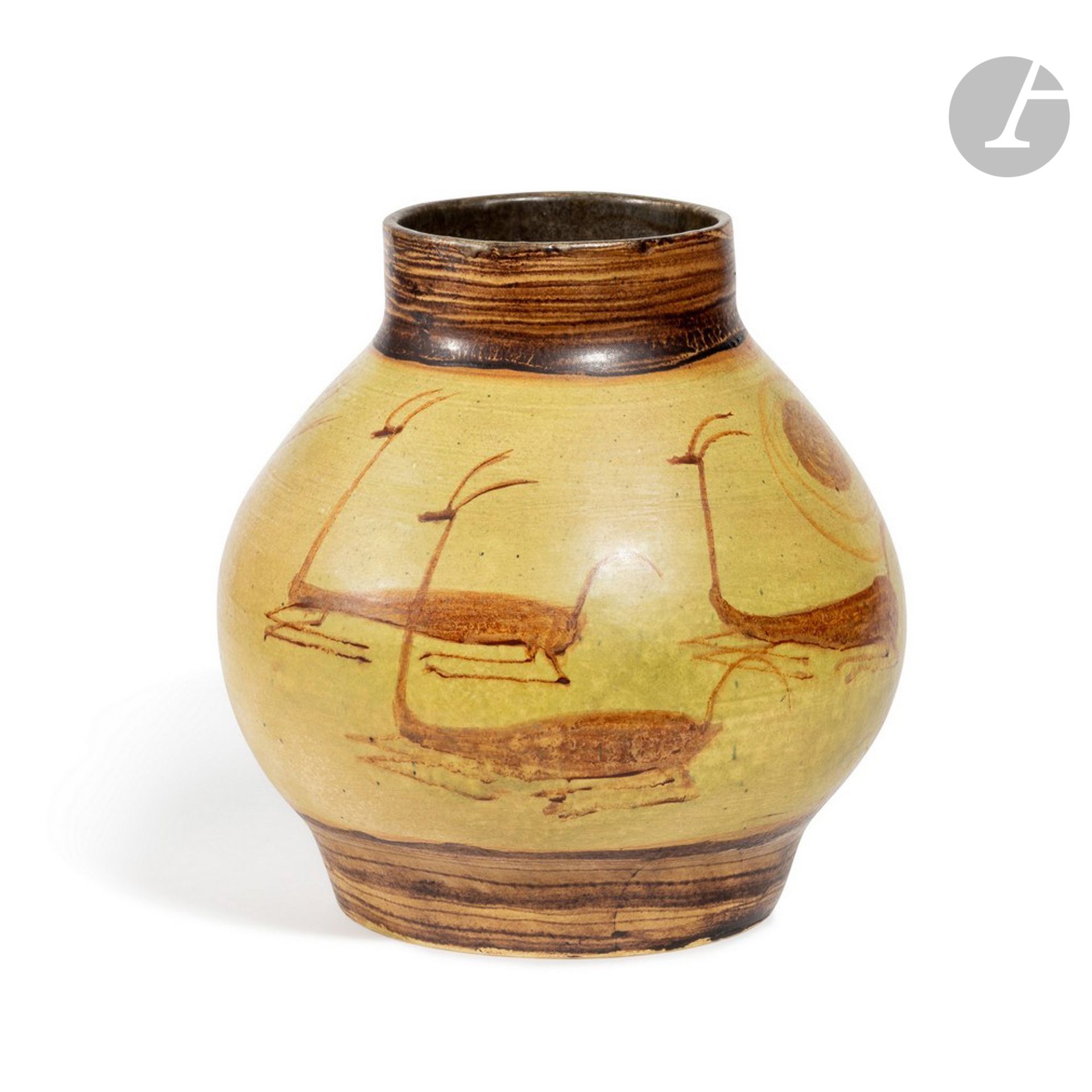 FRANÇOIS RATY (1928-1982)
Frise d’antilopes, 1953
Vase à panse renflée reposant sur talon et à col annulaire.
Épreuve en céramique émaillée polychrome au décor tournant.
Quelques éclats restaurés au col.
Signé, daté et situé RATY (19)53 Vallauris au revers.
Hauteur : 18 cm 

Provenance :
Collection particulière, Normandie.