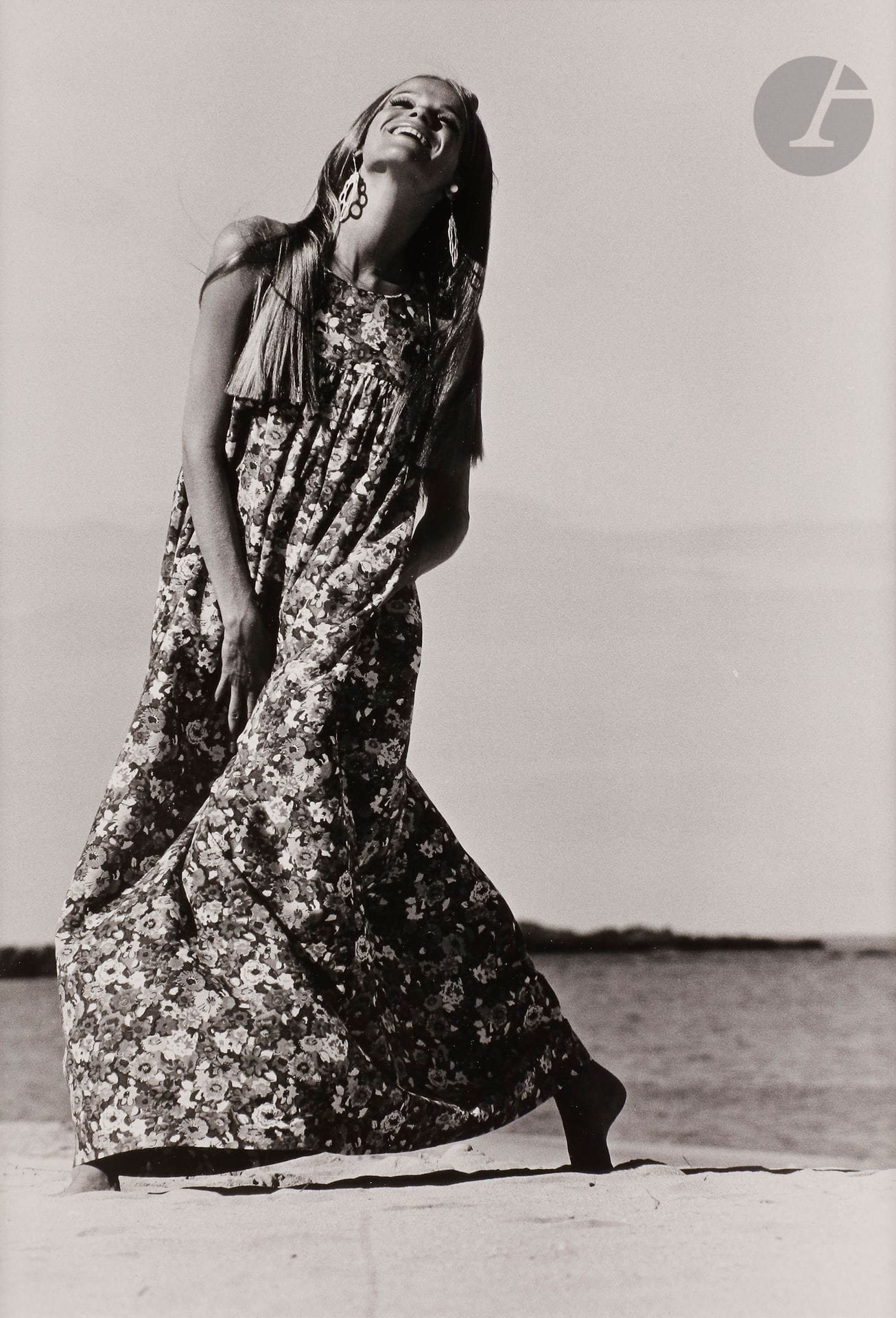 Franco Rubartelli (1937)
Veruschka pour Vogue,  juillet 1968.
Paraiso Beach, Saint-Domingue, République Dominicaine.
Épreuve argentique (c. 1980). Tampon du photographe à l'encre rouge et signature au crayon par Veruschka au verso. 
40 x 27 cm 

Franco Rubartelli (1937)
Veruschka for Vogue, July 1968.
Paraiso Beach, Santo Domingo, Dominican Republic.
Gelatin silver print (c. 1980). Photographer's stamp in red ink and Veruschka's pencil signature on verso. 
40 x 27 cm
