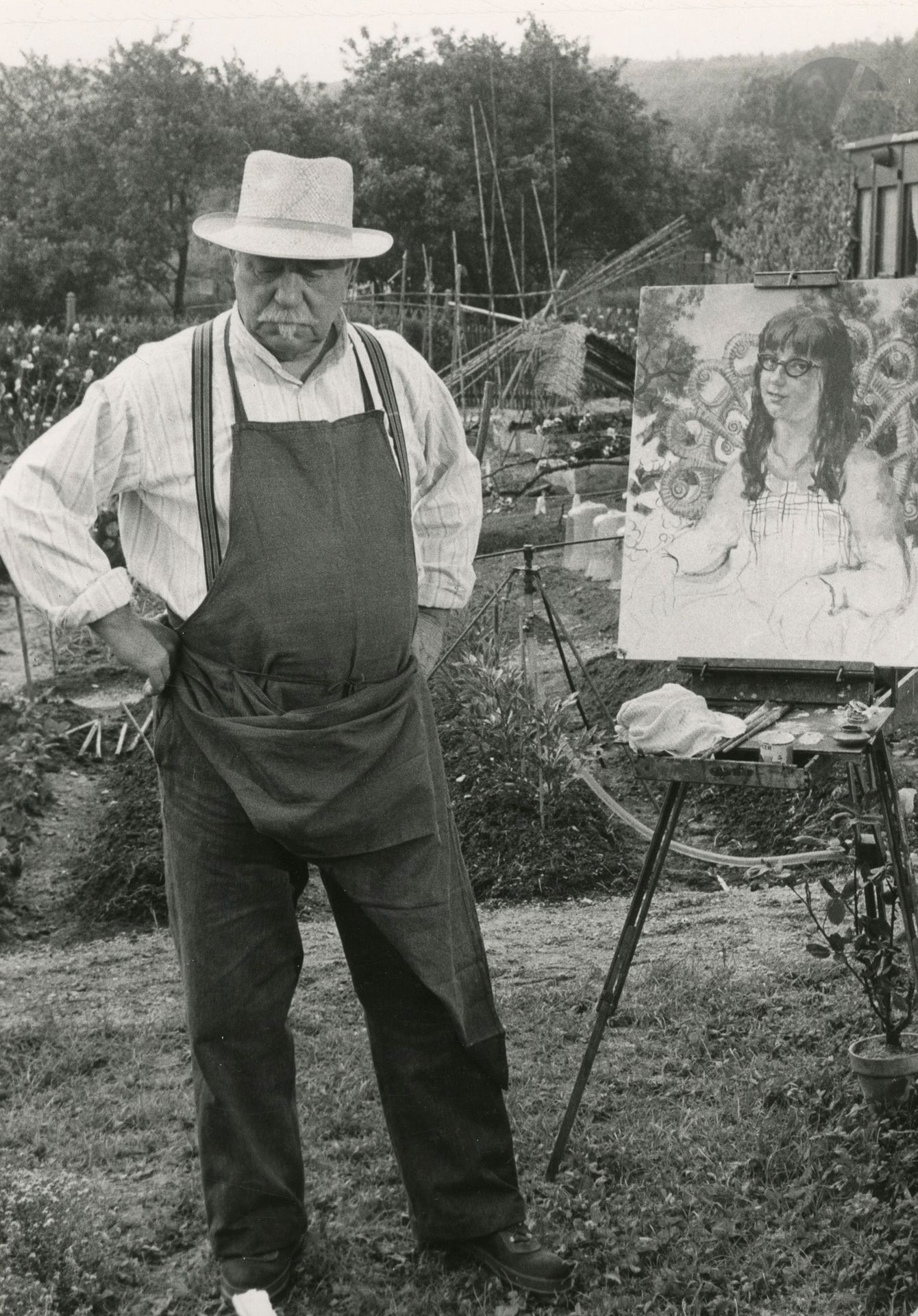 Photographe de plateau
Le jardinier d'Argenteuil de Jean-Paul Le Chanois, 1966. 
Jean Gabin, Liselotte Pulver, Pierre Vernier. 
Quatre cahiers in-folio à spirales, composés d'environ 900 épreuves argentiques d'époque, contrecollées sur feuillets.
Formats : de 12,5 x 17 à 30,5 x 40 cm 
Le photographe de plateau crédité durant la réalisation du film est Marcel Wohl. 

Set photographer
Le jardinier d'Argenteuil by Jean-Paul Le Chanois, 1966. 
Jean Gabin, Liselotte Pulver, Pierre Vernier. 
Four folio notebooks with spirals, composed of about 900 vintage gelatin silver prints, mounted on sheets.
Formats: from 12.5 x 17 to 30.5 x 40 cm
The set photographer credited is Marcel Wohl.