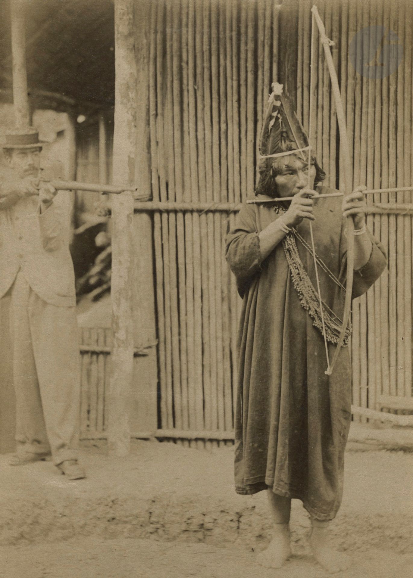 Photographe non identifié
Amérique du sud, c. 1890.
Indiens chasseurs.
Six épreuves sur papiers albuminé, contrecollées sur cartons.
Format moyen : 15,5 x 11 cm

Unidentified photographer
South America, c. 1890.
Indian hunters.
Six albumen prints, mounted on cardboard.
Average size: 15.5 x 11 cm