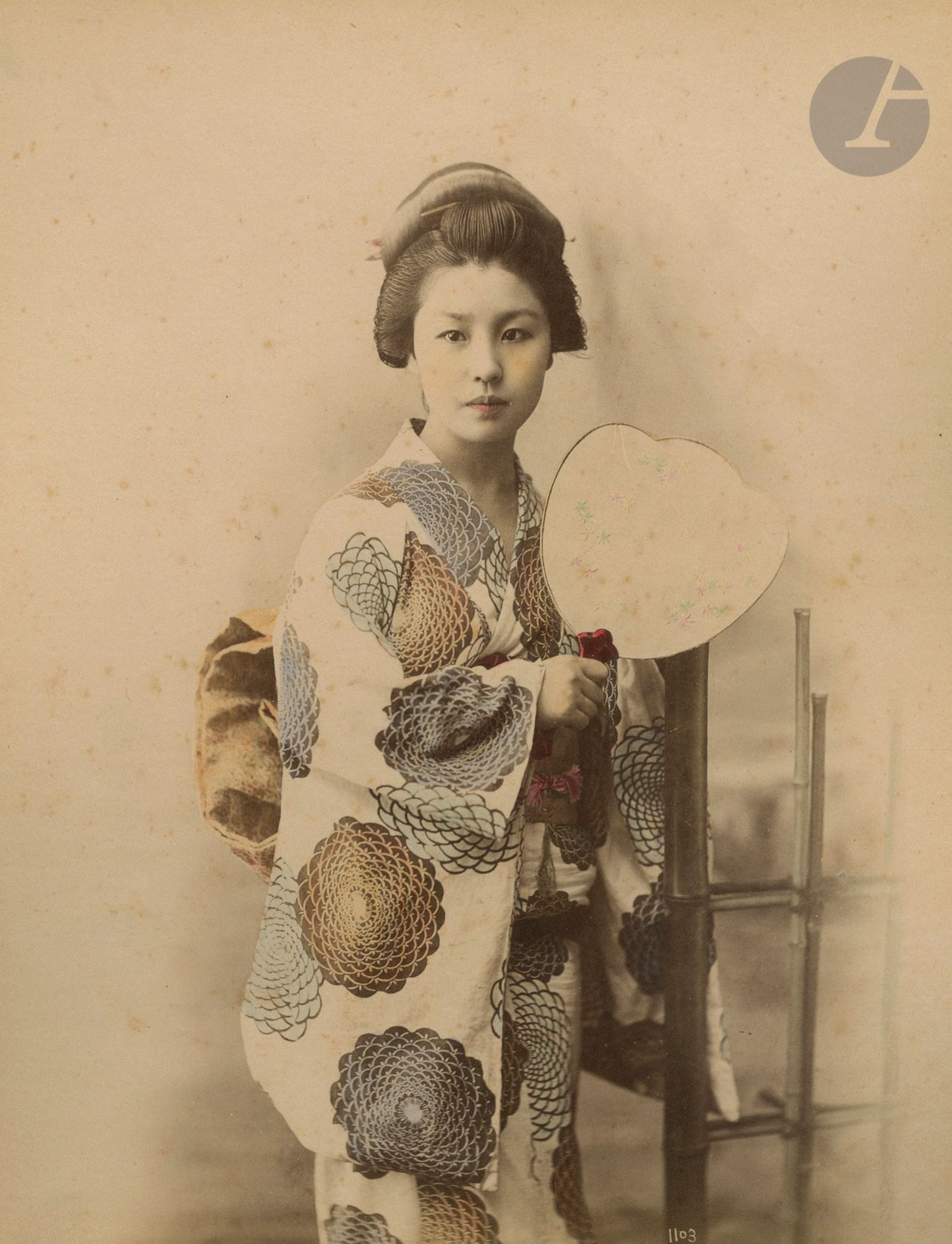 Toraz? Tamemasa and othersJapan
, c. 1870-1880.
Musicians. Tea ceremony. Doctor. Nagasaki. Nikko. Yumoto. Kyoto. Yokohama. Geisha. Mount Fuji. River transport. Rice fields. Ikebana.
Album in-4 oblong, lacquer plates, composed of 50 albumen paper prints, enhanced with colours and glued on cardboard. Numerous captions in bands at the bottom of the proofs.
Formats: from 20 x 23 to 21 x 26 cmSome proofs

are also in the collections of the International Research Center for Japanese Studies and attributed to Toraz? Tamemasa.

Toraz? Tamemasa and othersJapan
, c. 1870-1880.
Musicians

.

Tea ceremony. Doctor. Nagasaki. Nikko. Yumoto. Kyoto. Yokohama. Geisha. Mount Fuji. River transport. Rice paddies. Ikebana.
4to oblong album, lacquered covers, composed of 50 albumen prints, enhanced with colors and mounted on cardboard
.
Several captions at the bottom of the prints.
Dimensions : from 20 x 23 to 21 x 26 cmSome of

theses images are also preserved in the collections of the International Research Center for Japanese Studies and attributed to Toraz? Tamemasa.













