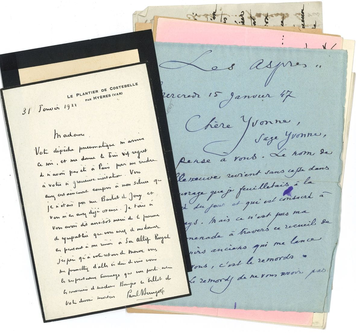 LITTÉRATURE. 41 L.A.S. et 3 cartes de visite autographes, la plupart au comte Paul de Kermaingant.

 Paul Bourget (4), Jean Carrère (3), Albert Flament (10 à Yvonne de Villeneuve-Bargemont, et une photo), Frantz Funck-Brentano (5), Jean de La Varende, Frédéric Masson (18), Charles Maurras, Paul Meurice (sur V. Hugo), Frédéric Mistral.