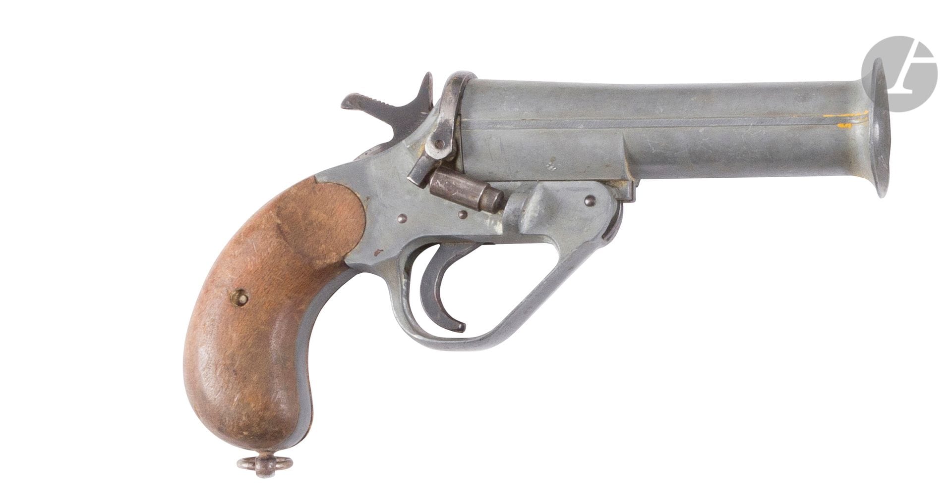 Great Britain.
Signal pistol No. 1 Mark IV.
British 26.5mm signal pistolRound grip
, zinc frame and barrel, zinc blued barrel, walnut gri
ps.

Manufactured by I.L. Berridge & Mollins Machine Company.
Length : 25 cm - Weight : 1080 gT.
B.





