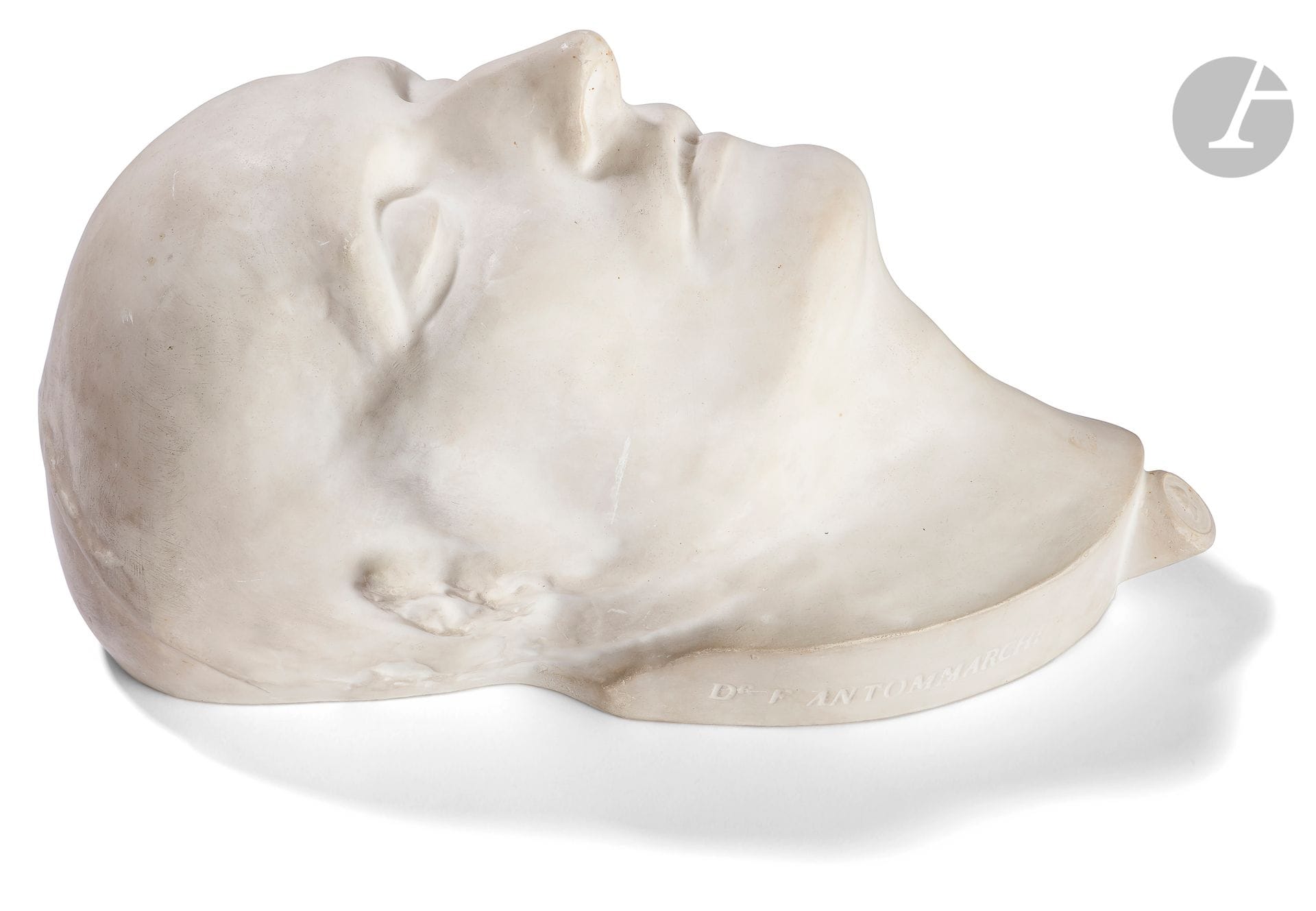 Masque mortuaire de l’Empereur Napoléon Ier.
En plâtre, d’après l’édition SUSSE FRERES.
34 x 10 cm
B.E.