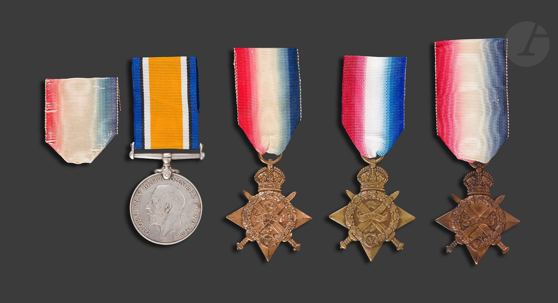 GEORGES V 
Quatre médailles : 
- 1914 STAR. Attribuée. 
- 1914 STAR. Attribuée. 
- 1914-15 STAR. Attribuée. 
- 1914-1918 MEDAL. Attribuée. 
T.T.B.