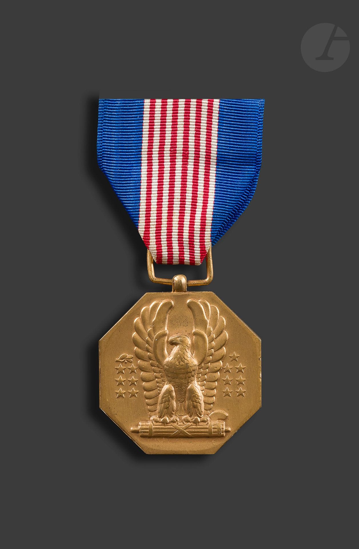 U.S.A.
Quatre médailles : 
- Air medal. En bronze. Ruban. 
- National Defense medal. En bronze. Ruban. 
- Armed force reserve medal. En bronze. Ruban. 
- Soldier’s medal. En bronze. Ruban.
SUP.