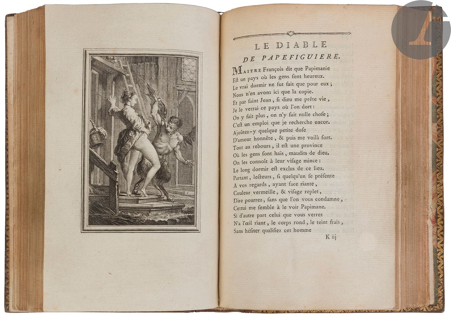 LA FONTAINE (Jean de).
Contes et nouvelles en vers.
Amsterdam [Paris : Barbou], 1762. — 2 volumes in-8, 179 x 113 : portrait, xiv pp., (1 f.), 268 pp., (2 ff. dernier blanc), 8 pp., 39 planches ; portrait, (1 f.), viij pp., (1 f.), 306 pp., (3 ff. dernier blanc), pp. (9)-16, 41 planches. Veau écaille, triple filet doré en encadrement sur les plats, dos lisse orné, roulette dorée intérieure, tranches dorées (reliure de l’époque).

Célèbre édition dite « des fermiers généraux ».

L’édition fut imprimée à Paris avec les caractères de Fournier le jeune. Elle fut financée par les Fermiers Généraux qui ne regardèrent pas à la dépense pour produire le plus beau des livres à vignettes.

Outre les contes de La Fontaine, l’ouvrage comporte une Dissertation sur la Joconde par Boileau, et se termine par cinq contes qui ne sont pas de La Fontaine : La Couturière, Le Gascon et La Cruche par Autereau, Promettre est un, et tenir est un autre par Vergier, et Le Rossignol attribué à Lamblin ou à Trousset de Valincourt.

L’illustration se compose de 2 portraits gravés par Étienne Ficquet, l’un de La Fontaine d’après Hyacinthe Rigaud et l’autre de Charles Eisen d’après Vispré, de 80 planches d’après Eisen gravées par Choffard, Aliamet, Baquoy, Flipart, Lemire, Leveau, de Longueil et Ouvrier, ainsi que de 4 vignettes et 53 culs-de-lampe par le virtuose de la petite estampe Pierre-Philippe Choffard, dont le dernier contient son portrait.

Exemplaire dont les deux gravures Le Cas de conscience et Le Diable de Papefiguière sont découvertes.

Bon exemplaire en reliure de l’époque. Les charnières ont été habilement restaurées mais sont cependant toujours craquelées. Rousseurs éparses. Traces brunes dans la marge de plusieurs feuillets dans le second volume.