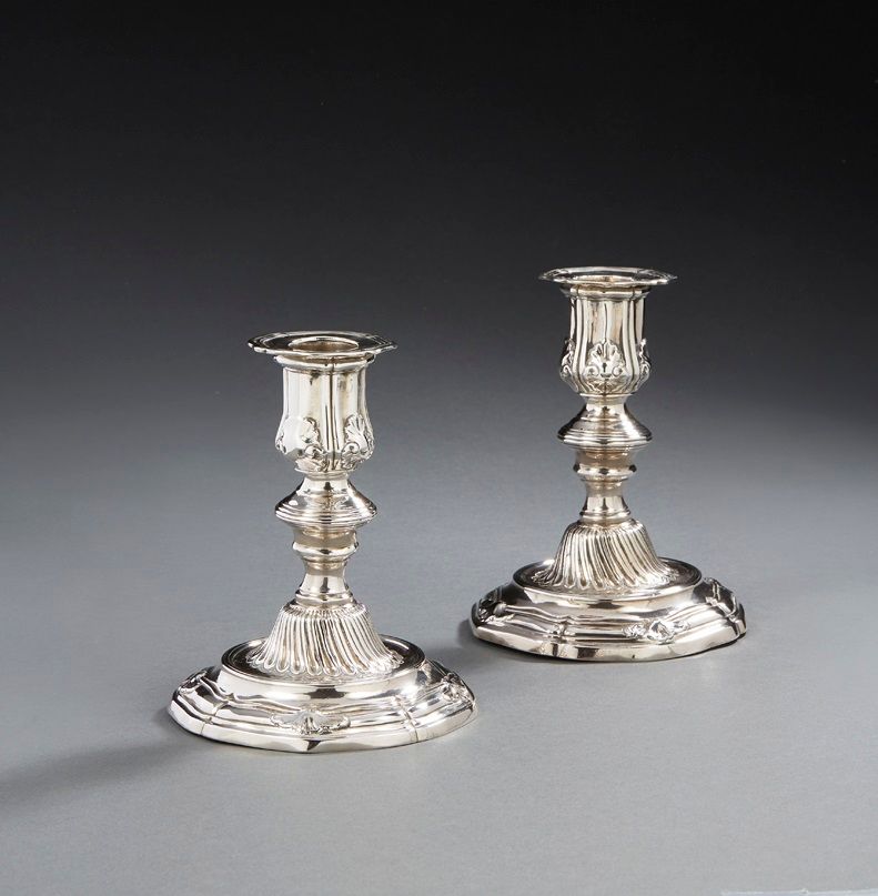PARIS 1754 - 1755
A pair of toilet candlesticks in silver
Master silversmith: Antoine BAILLY