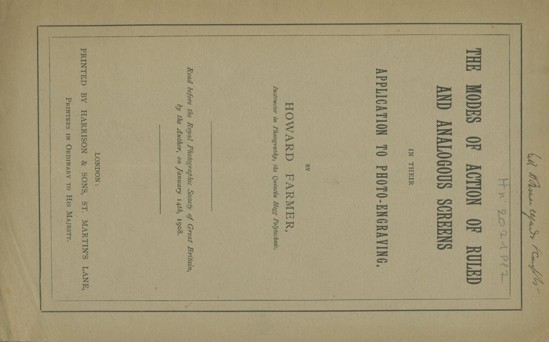 Journal of Optical Society of America.
Plaquettes de technique photographique et optique, 1930-1940.
Formats 25 x 19 cm ; agrafées.
Important lot de 125 plaquettes techniques, principalement des "tirés à part" de "Journal of Optical Society of America" et "Journal of Chemical Society of America" des années 30 et 40. Ensemble de plaquettes ayant appartenu à L. P. Clerc (tampons) puis Jean-Pierre Sudre (étiquette). Deux ou trois dédicaces d'auteurs en couverture.