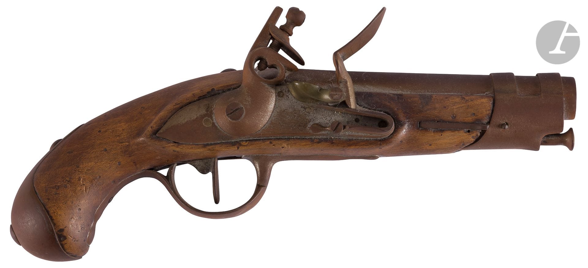 Pistolet à silex de gendarmerie modèle An IX.
Canon rond à méplats au tonnerre Platine signée « Manufre Imple ». Garnitures en fer. Crosse en noyer. Baguette en fer.
E.M. (oxydation, petites piqûres).
