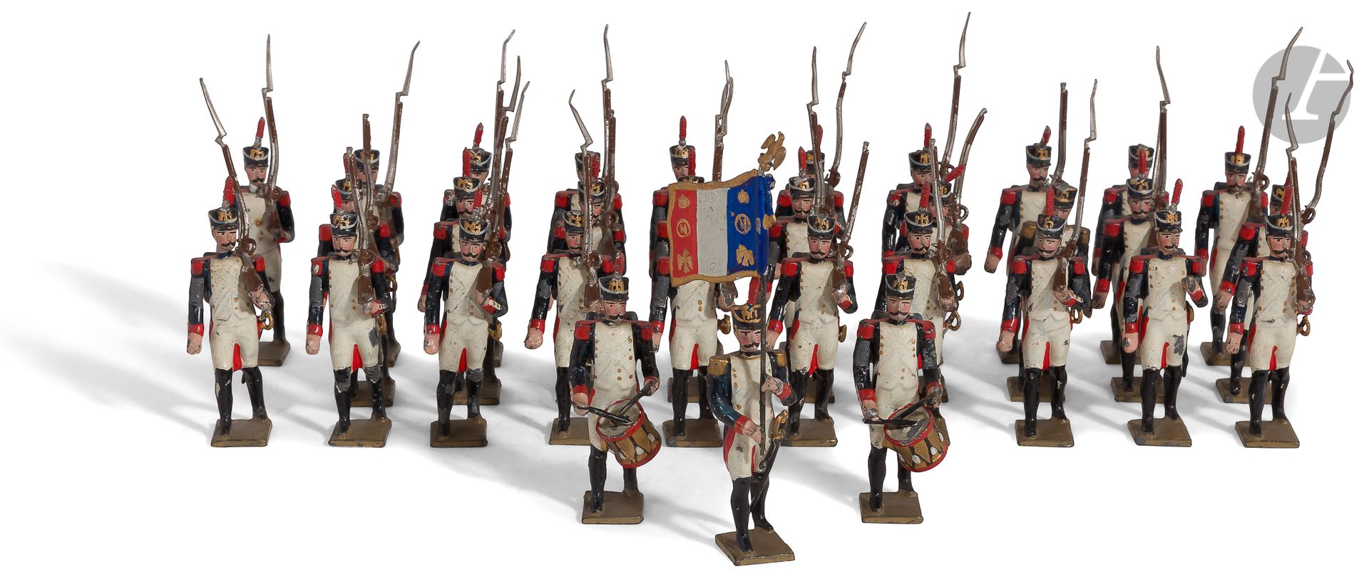 LUCOTTE CBG
INFANTERIE DE LIGNE 
27 fusiliers Ier Empire au défilé, dont un porte-drapeau, un officier, 2 tambours. 
31 pièces. (Quelques manques).