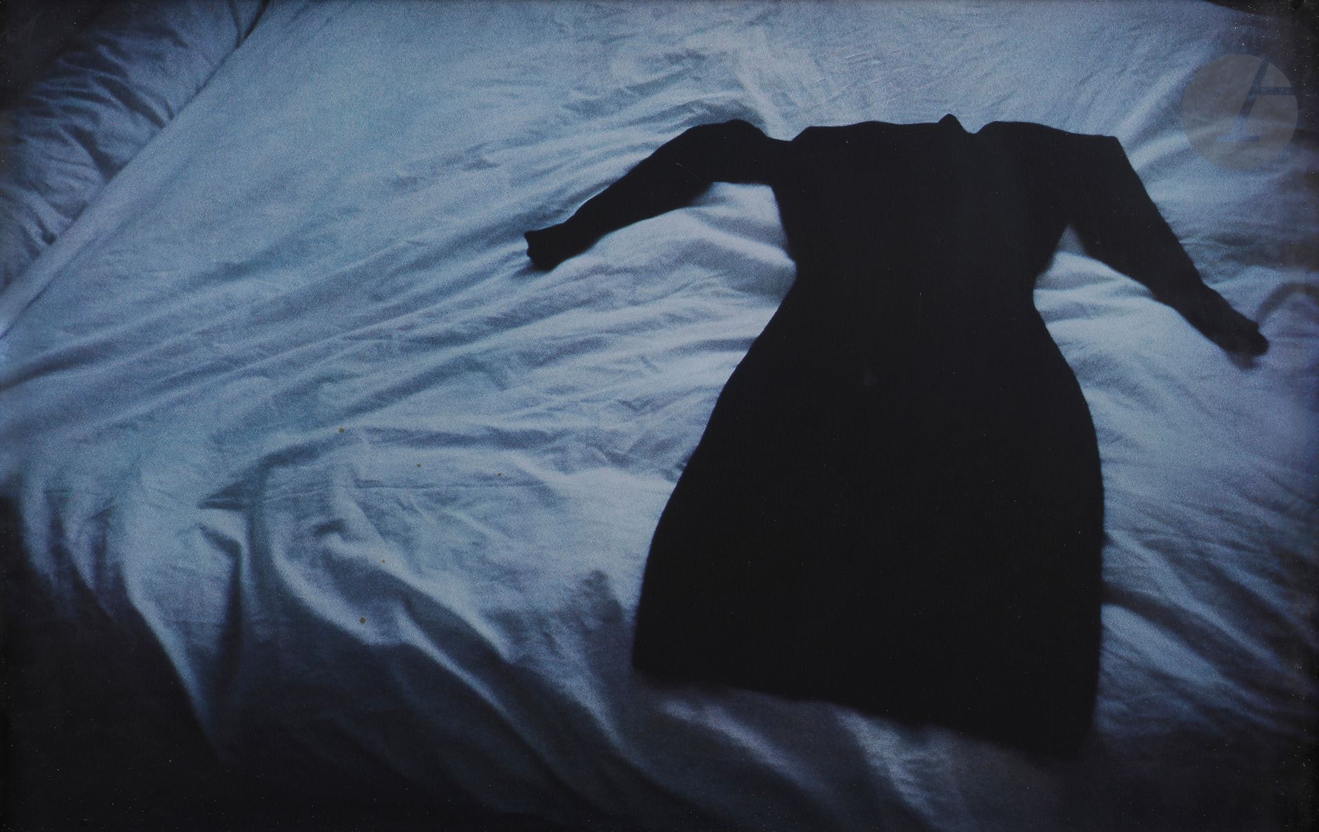 Dolorès Marat (1944)
La robe noire, 1995.
Épreuve Fresson (tirée par Michel Fresson), signée, dédicacée, titrée, datée et numérotée à 5 exemplaires au verso.
40,7 x 61 cm

Dolores Marat (1944)
La robe noire, 1995.
Fresson print (made by Michel Fresson), signed, dedicated, titled, dated and numbered on verso. Edition of 5. 
40,7 x 61 cm