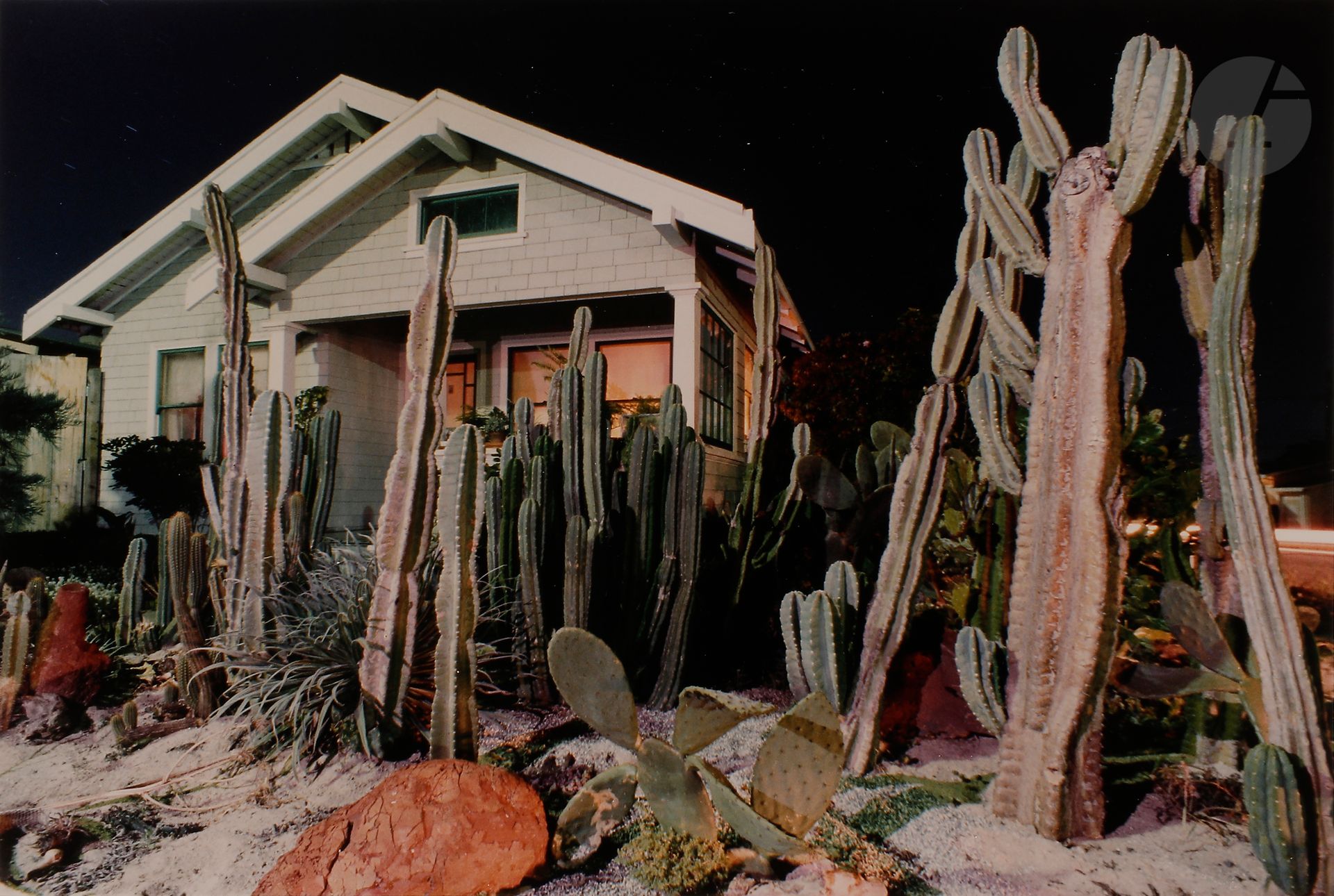 Arthur Ollman (1947) 
Albany, California, 1980. 
Sans titre, 1980. 
Trois (3) épreuves chromogéniques d’époque sur papier Kodak. Signature du photographe (2), titre (1), dates (2) et numérotation à 35 exemplaires (1) aux versos. 
Format moyen des images : 32,5 x 48,5 cm 
Format moyen des feuilles : 40,5 x 50,5 cm

 Arthur Ollman est un photographe américain, auteur, conservateur, professeur et directeur fondateur du 
Museum of Photographic Arts de San Diego.

Arthur Ollman (1947) 
Albany, California, 1980. 
Untitled, 1980. 
Three vintage chromogenic prints on Kodak paper. Photographer's signature (2), title (1), dates (2) and numbering (1) on verso. Edition of 35.
Average image size: 32.5 x 48.5 cm 
Average paper size: 40.5 x 50.5 cm