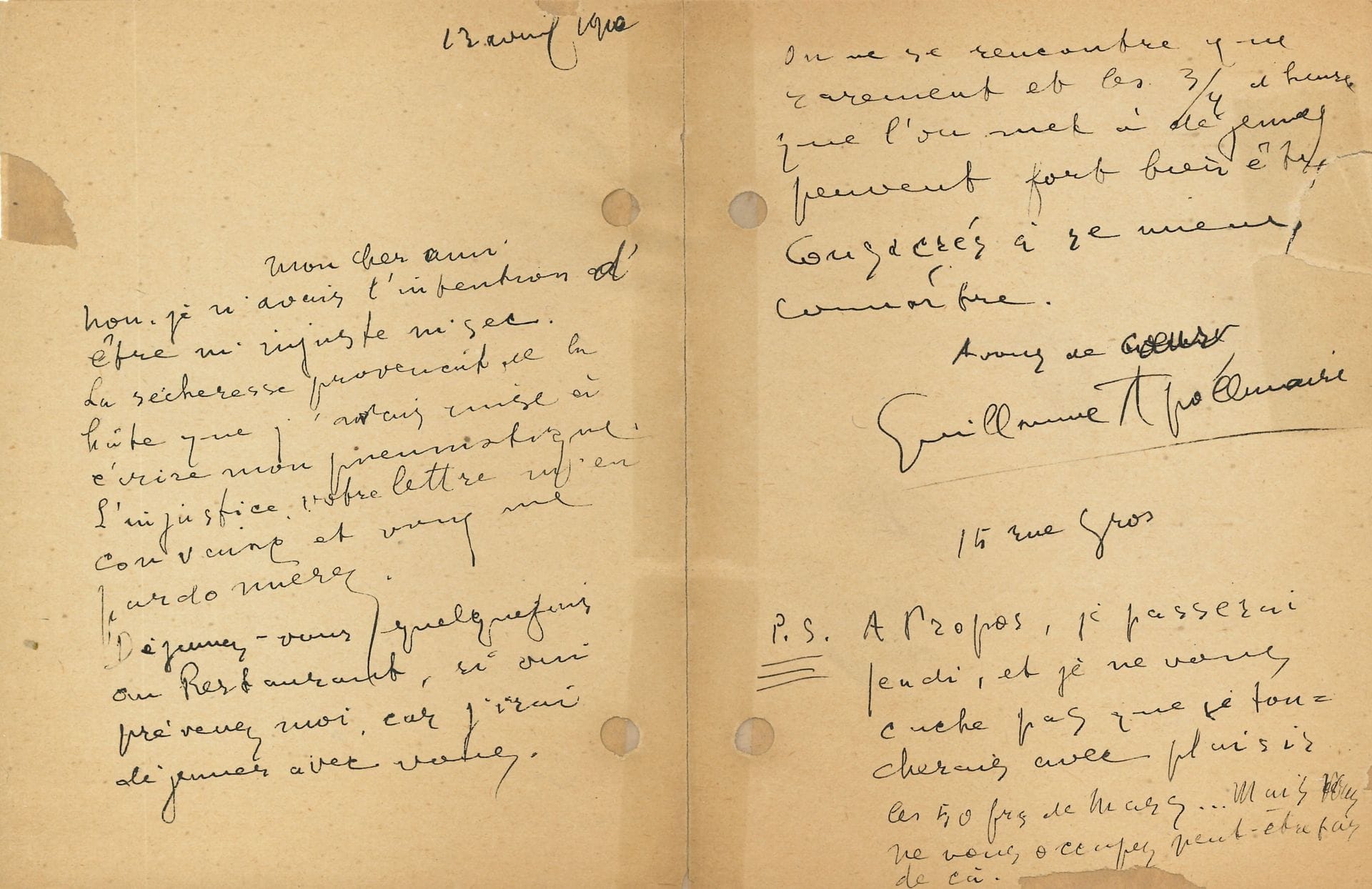 Guillaume APOLLINAIRE (1880-1918). 7 cartes postales autographes dont 6 signées de son vrai nom « Wilhelm de Kostrowitzky » (ou «W. Kostrowitzky », 1901-1902, à Mlle Émilie Gaillet, à Paris ; cartes illustrées, adresses au dos, montées sur onglets en un volume in-12 avec texte impr. en regard, reliure demi-box noir, titre en rouge en long au dos (D. Montecot).
Bel ensemble de cartes postales écrites pendant le premier séjour du poète en Allemagne, qui allait profondément marquer son œuvre, notamment dans les « Rhénanes » d’Alcools dont ces cartes sont comme une illustration.
Ces charmantes cartes, la plupart en couleurs, sont adressées à Émilie Gaillet, la sœur du journaliste Ernest Gaillet, directeur de Tabarin. [Apollinaire, qui n’a pas encore adopté son pseudonyme, était alors précepteur de la fille de la vicomtesse de Milhau, et passionnément épris d’Annie Pleyden, la gouvernante anglaise qui les accompagnait en Rhénanie.] En tête du volume, sur la 3e page de garde on a dessiné une carte du ciel astrologique correspondant à sa naissance (« Roma 25/8/1880 – 5 h »). Une transcription est collée en regard de chaque carte.
Trier [Trèves] 25 août 1901. En marge d’une image coloriée à la main des ruines du palais du Kaiser : « Pas eu le temps de revenir. Voilà qui vient de Trèves. C’est la Moselle. Michaux nous a quittés à Luxembourg. Écrirai bientôt »…
Honnef am Rhein 21 [septembre ?]. En marge d’une vue du parc de la Kurhaus (maison de cure thermale) : « J’ai quitté Neu Glück. Me voici à Honnef, “la Nice rhénane”. C’est une ville de malades mais très jolie et au bord du Rhin »…
Siebengebirge 28 septembre. En marge d’une vue de la ville et des Sept-Monts, avec médaillon d’une promenade à âne : « Mes dates sont stupéfiantes, mais l’auto va plus vite que les gens qui marchent à pied ; j’espère que vous allez tous bien ! Voici les sept montagnes au fin fond desquelles je vis et je bois un verre de pas fameux vin du Rhin à votre santé »…
Laach dans l’Eifel 6 octobre. Vue de l’église abbatiale de Laach : « au bord du lac. Mes amitiés à tous »…
* Blankenberg am Sieg 23 octobre. Sous une vue de la forteresse et le bourg de Blankenberg : « On peut voir d’ici jusqu’à la ville de Siegburg qui ressemble au Mont St Michel. J’espère que vous allez tous bien. L’automne est fort beau je ne reviendrai pas avant mi-novembre. Amitiés à vos parents et merci à Tabarin »…
* Königswinter [26 novembre]. En marge d’une vue en couleurs de cette ville rhénane, avec le mont Petersberg au fond : « Mes meilleures amitiés. Vous seriez bien aimable de m’envoyer 16 nos de Tabarin contenant les Puerilia Verba contre remboursement »… Il demande des nouvelles d’Esnard [Henry Esnard, avocat sans cause et plumitif, que Gaillet et Apollinaire avaient aidé à écrire son roman Que faire ?] ; il ajoute : « Nous ne tarderons pas à rentrer »…
* Munich [24 mars 1902]. Autour d’une vue en couleurs du palais de justice de Munich : « Me voilà dans le pays de la bière. Figurez-vous que La Revue blanche du 15 publie une nouvelle que je lui avais porté il y a 10 mois [L’Hérésiarque] »…