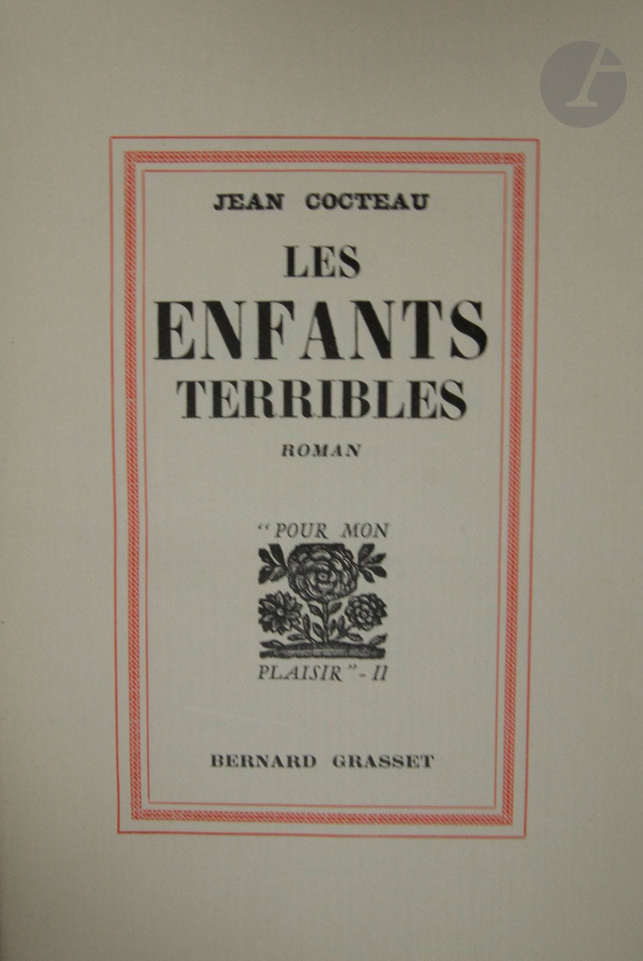 COCTEAU (Jean).
Les Enfants terribles. Roman.
Paris : Grasset, [1929]. — In-4, demi-maroquin bleu à coins, dos lisse orné, tête mouchetée bleue, non rogné, couvertures et dos conservés (Høst & søns Hofboghandel).
Édition originale.
Un des 164 exemplaires réimposés au format in-4 tellière, celui-ci étant l'un des 112 sur vélin pur fil Lafuma.
Exemplaire complet de la double couverture.
Dos passé.