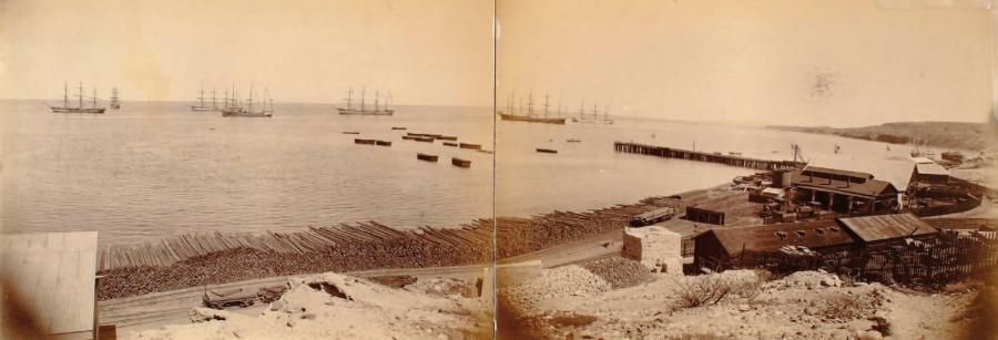 Mexique, c. 1870. Basse Californie. Deux épreuves sur papier albuminé, contrecollées sur cartons, formant un panorama. Format total : 14,5 x 40,5 cm. 