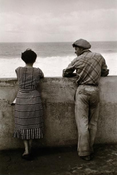 Edouard Boubat (1923-1999)
Portugal, 1956. Epreuve argentique d'époque. Annotations manuscrites au verso. 24 x 18 cm avec les marges.