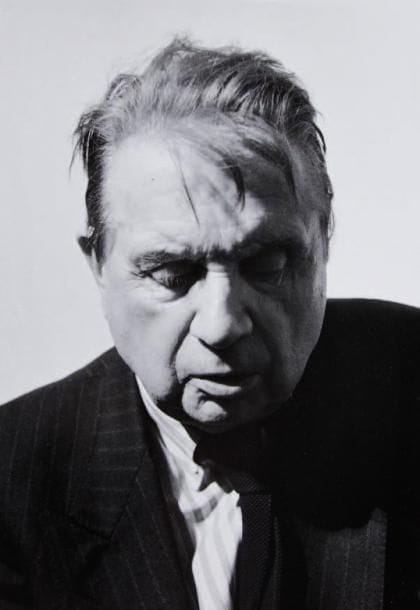 Michel Giniès (né en 1952)
Francis Bacon à la galerie Maeght, le 30 septembre 1987. Epreuve argentique, signée dans la marge inférieure à droite. Tampon "Photo Michel Giniès Paris", titre, date, numérotation à 25 ex. et copyright à la mine de plomb au verso. 40 x 30 cm avec les marges. 