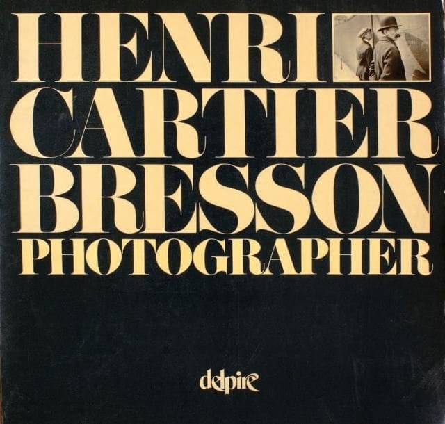 Henri Cartier-Bresson (1908-2004)
Deux livres signés. Henri Cartier-Bresson. Histoire de la photographie 1. Delpire-Nouvel Observateur, Paris, 1976. In-12 carré (21 x 21 cm). Edition originale, signée et dédicacée par Henri Cartier-Bresson. Cartonnage d'éditeur avec couverture illustrée. Henri Cartier-Bresson Photographer. Delpire-ICP, Paris-New York, 1979. In-4 oblong (28,5 x 29,5 cm). Edition originale, signée et dédicacée par Henri Cartier-Bresson. Couverture souple illustrée.  