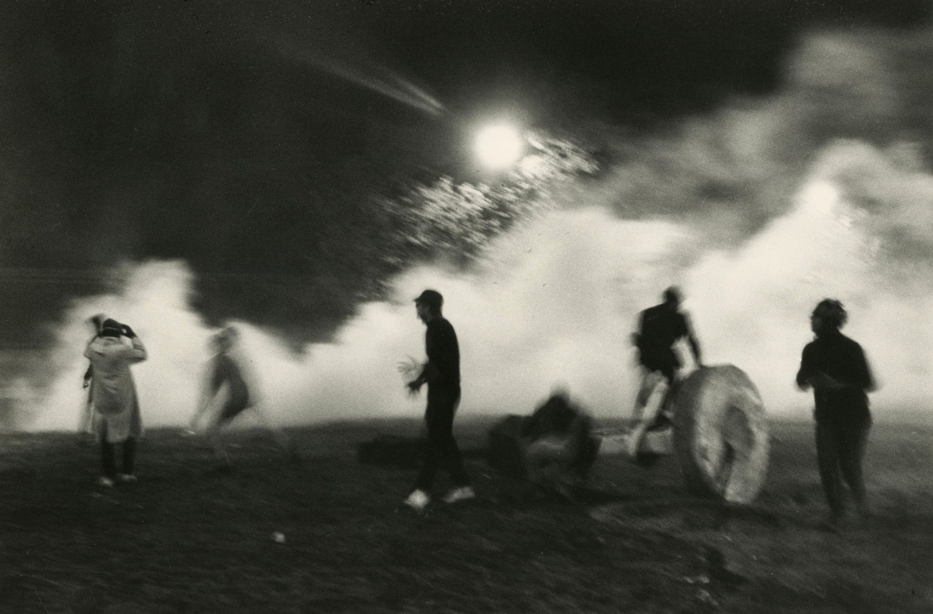 Claude Dityvon (1937-2008)
Rue Gay-Lussac, 11 mai 1968. 
Épreuve argentique (c. 1980). Tampon du photographe, titre et date au verso. 
Image : 17,5 x 26,5 cm 
Feuille : 24 x 30,3 cm 

Claude Dityvon (1937-2008)
Rue Gay-Lussac, May 11th 1968. 
Gelatin silver print (c. 1980). Photographer's stamp, title and date on verso. 
Image: 17.5 x 26.5 cm 
Paper: 24 x 30.3 cm