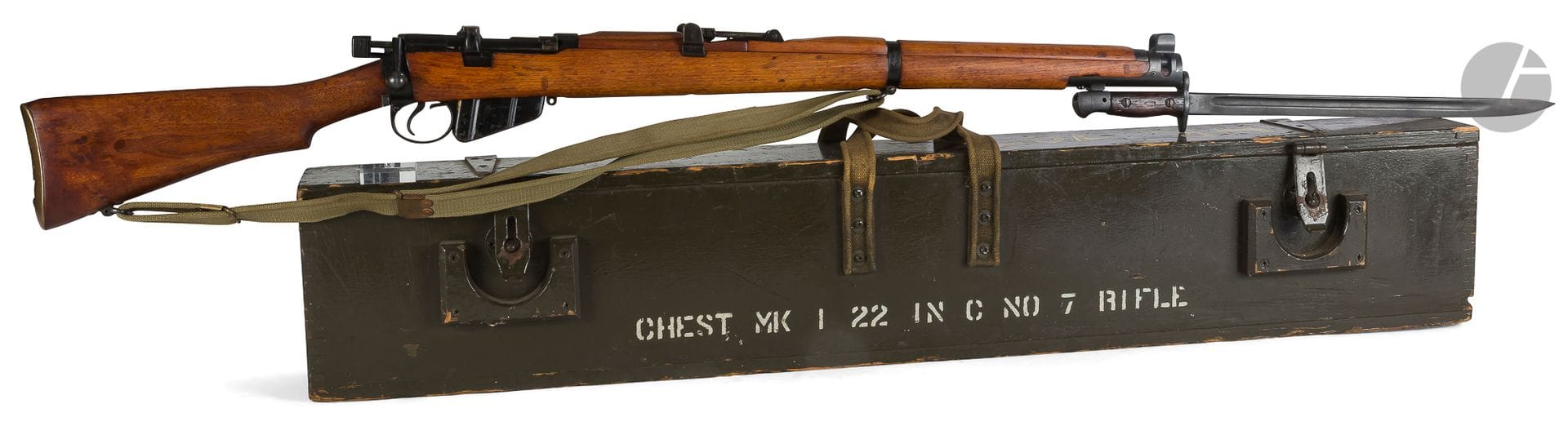 Rifle MKI N° 2, calibre 22. 

Barrel with rise graduated to 20 of 63 cm. Breech dated 1954. Sheeted sling. 

Total length: 113 cm 

With its box of statutory transport and bayonet with the model. 

Category C to be declared, N° 1081.