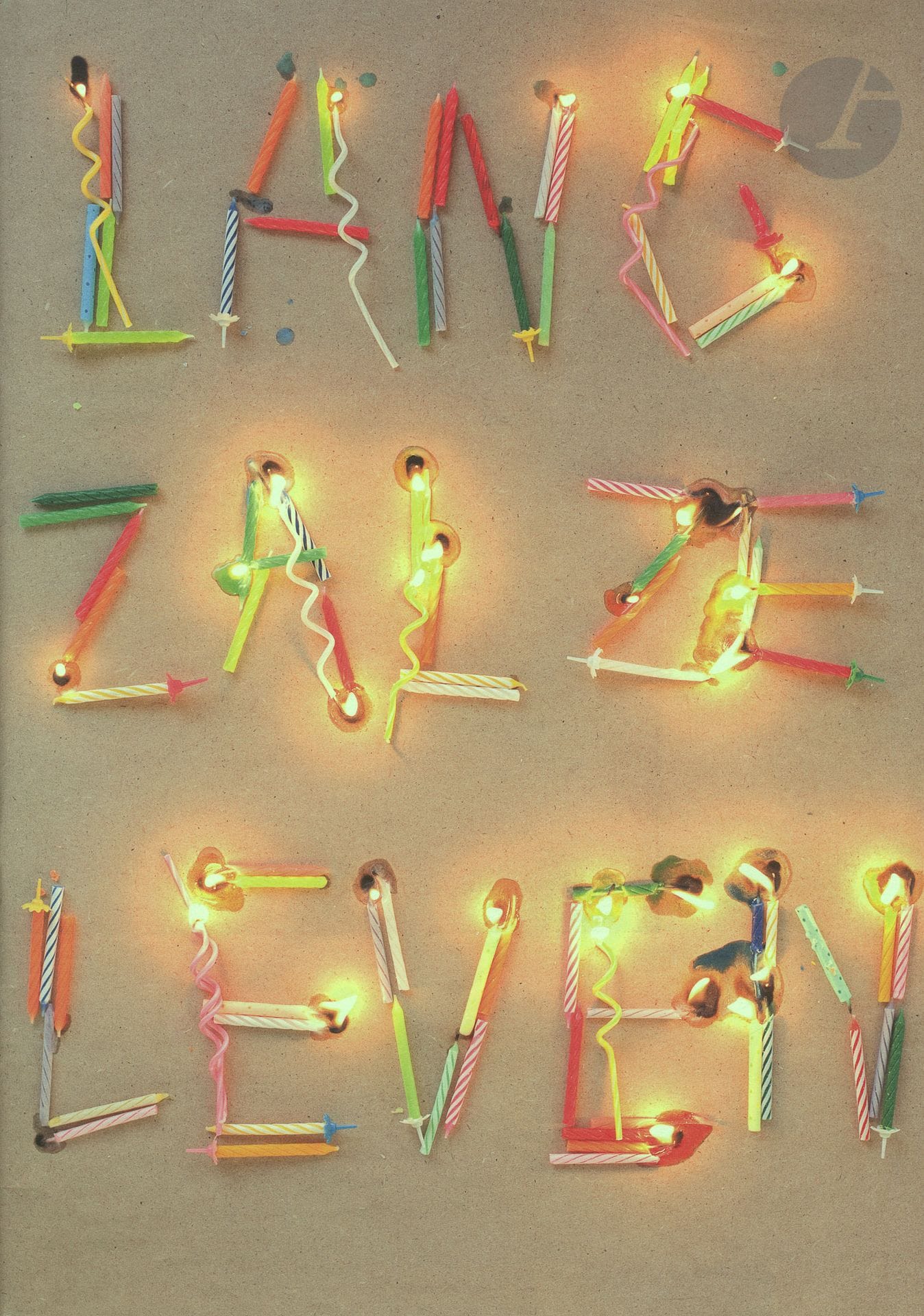KRUITHOF, ANOUK (1981) 
Lang Zal Ze Leven - Happy Birthday to You. 
Anouk Kruithof, Het Vifde Seizoen, The Netherlands, 2011.
In-folio (41,5 x 29,5 cm). Édition originale brochée, limitée à 500 exemplaires. Couverture souple illustrée.