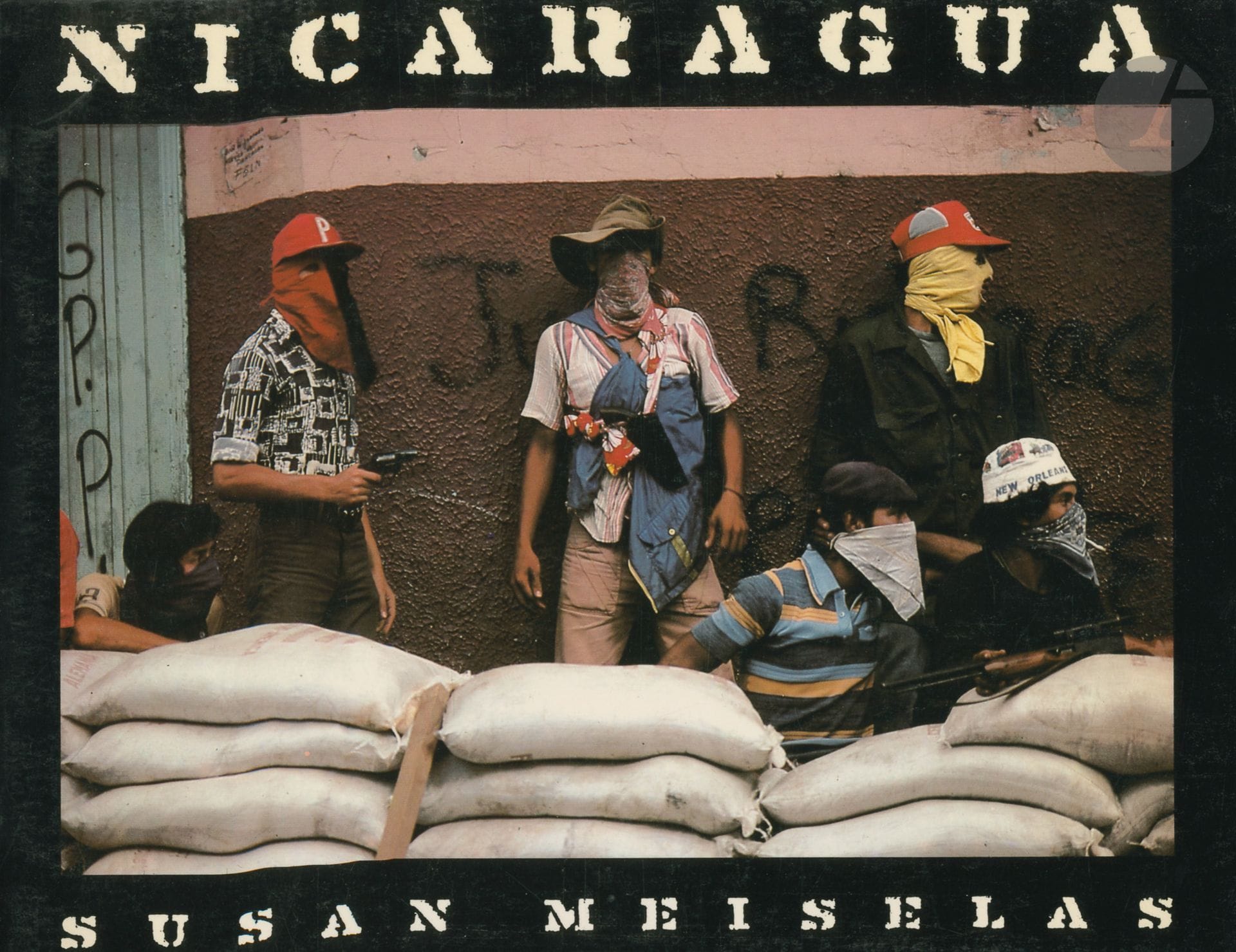 MEISELAS, SUSAN (1948) 
Nicaragua, June 1978 - July 1979,
with Claire Rosemberg.
Herscher, 1980. 
In-4 Italian style (21,5 x 27,5 cm). Original French edition, paperback. 120 pp. 71 color photographs. Illustrated soft cover.



