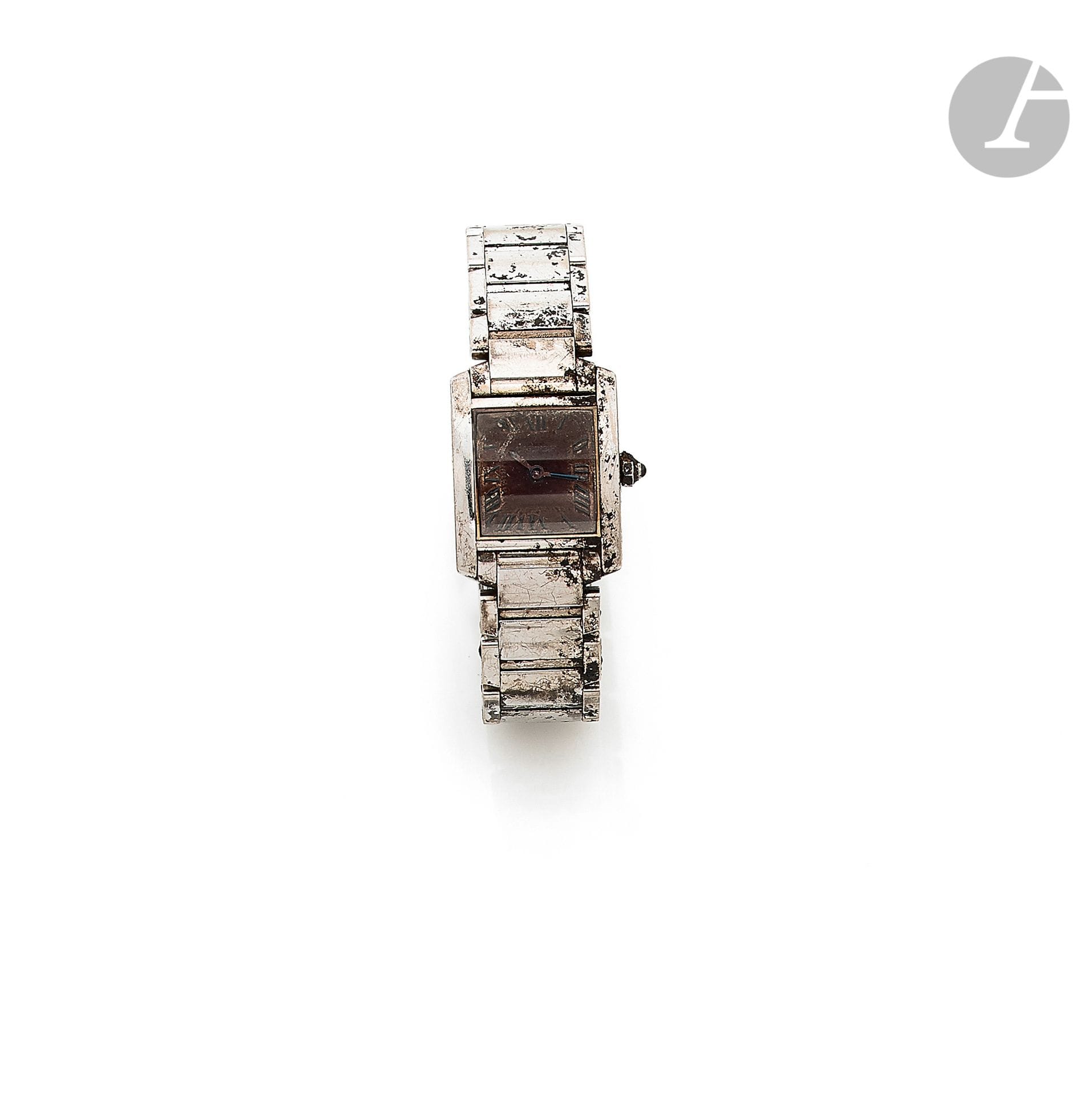 CARTIER Tank Française. Ref. 2403

N°197305CD

Montre bracelet pour femme en or gris 18K (750), cadran marron, index chiffres romains formant les heures. Mouvement à quartz, bracelet en or gris 18K avec sa boucle déployante signée. Poids brut : 79,3 g

Montre nécessitant une totale réparation.