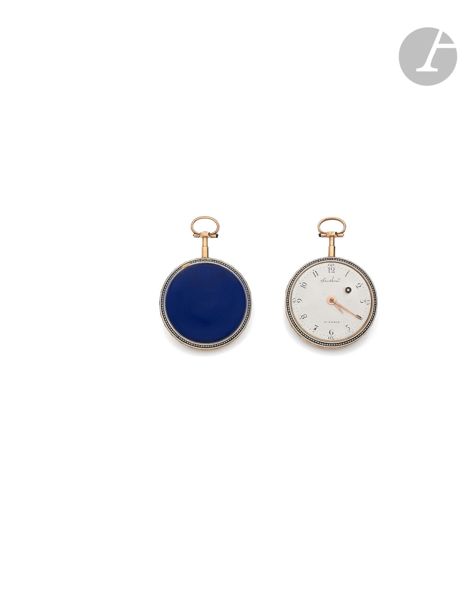 BERTHOUD à Paris 

N° 13242

Montre de poche en or 18K (750), cadran émail blanc, index chiffres arabes formant les heures, mouvement à coq, boîtier émaillé bleu à liseret bleu et blanc (accident au liseret du dos du boîtier). Diamètre  : 48 mm. Poids brut : 70,8 g